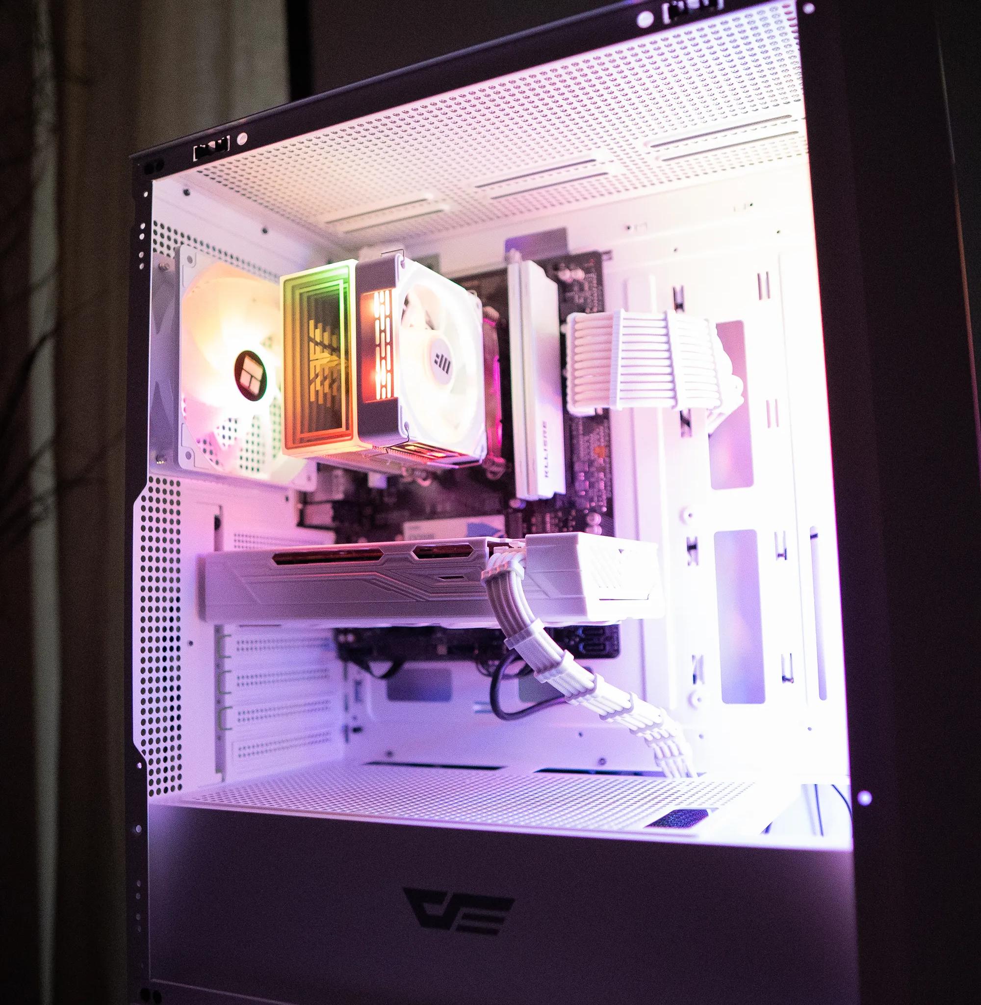 🍬🌨 | RX 580 8GB | RYZEN 5 1500X | 16GB DDR4 RAM | 1TB NVME SSD | Arctic Candy