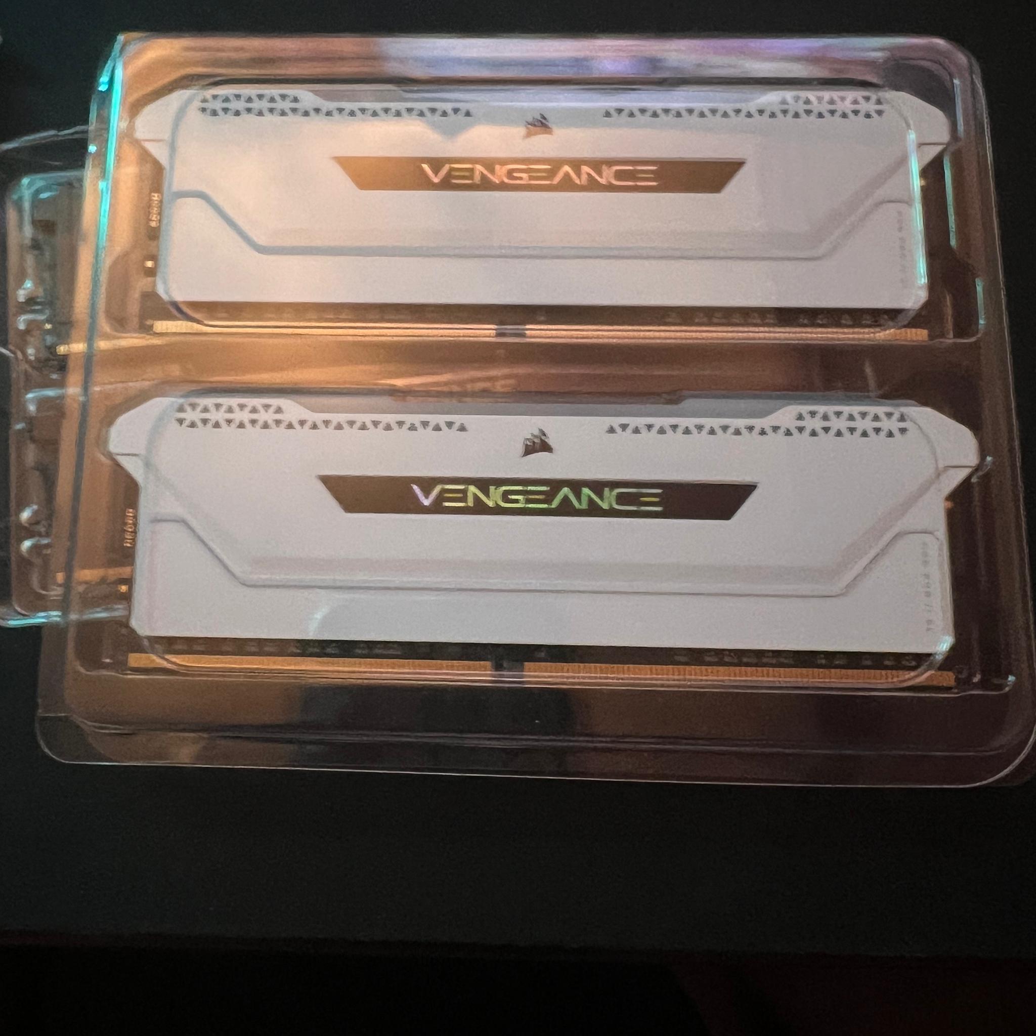 Corsair Vengeance RGB Pro SL 16GB (2x8GB) DDR4 3200 (PC4-25600) C16 1.35V Desktop Memory - White