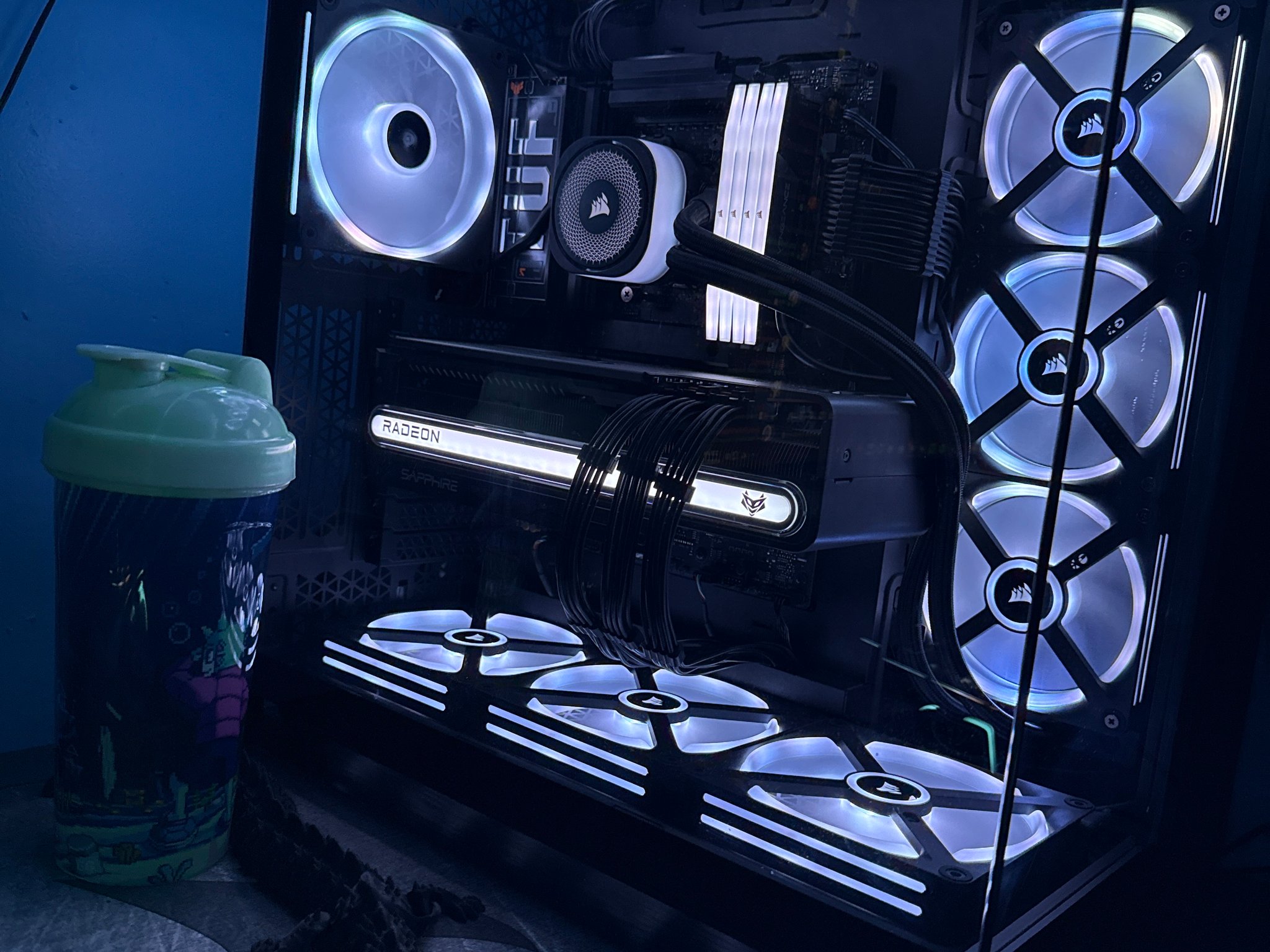 Sapphire NITRO+ Radeon RX 7900 XTX