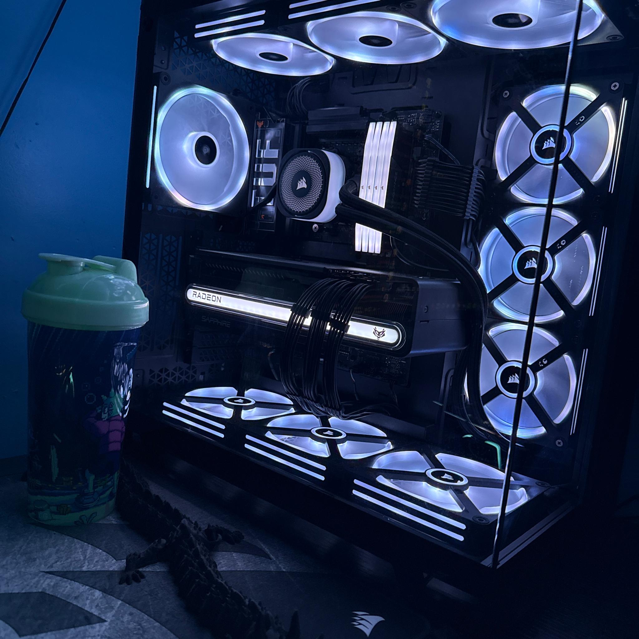 Sapphire NITRO+ Radeon RX 7900 XTX