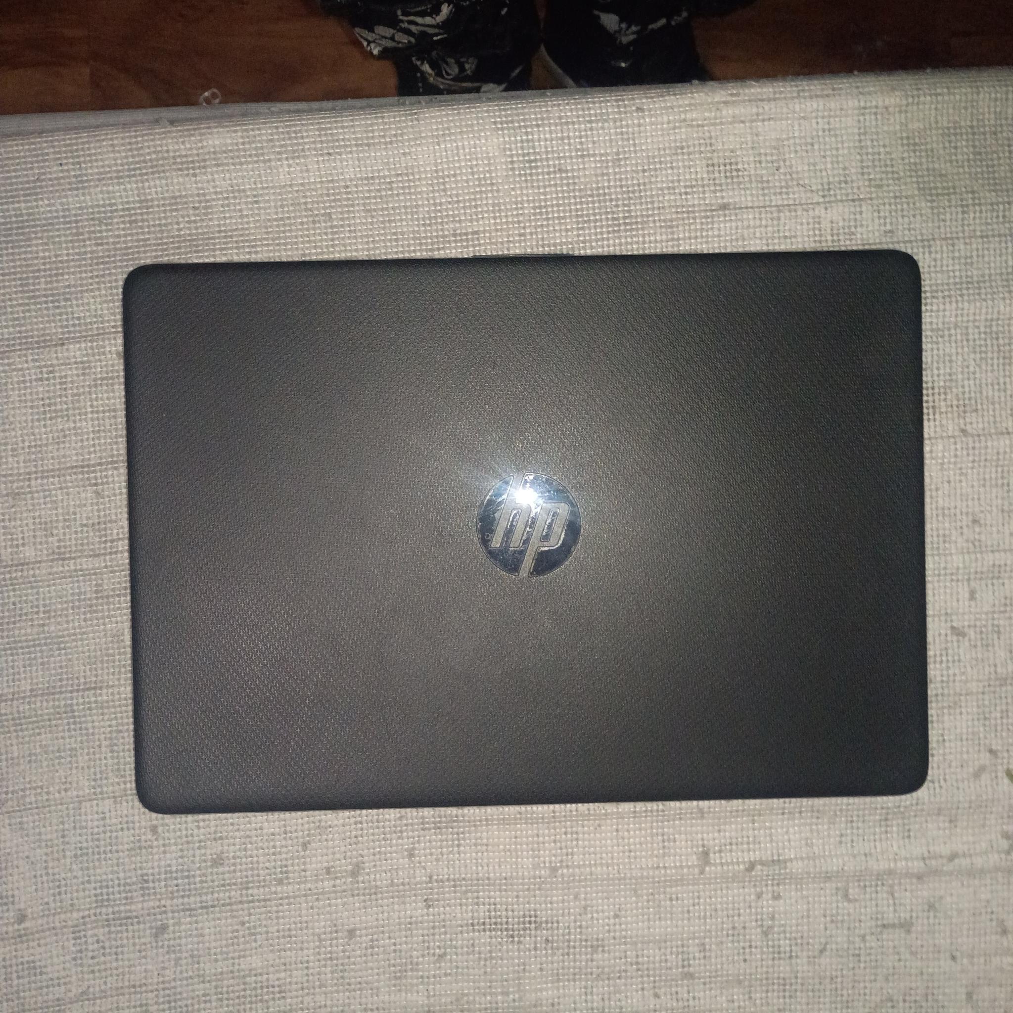 HP Laptop 14-dq0051dx