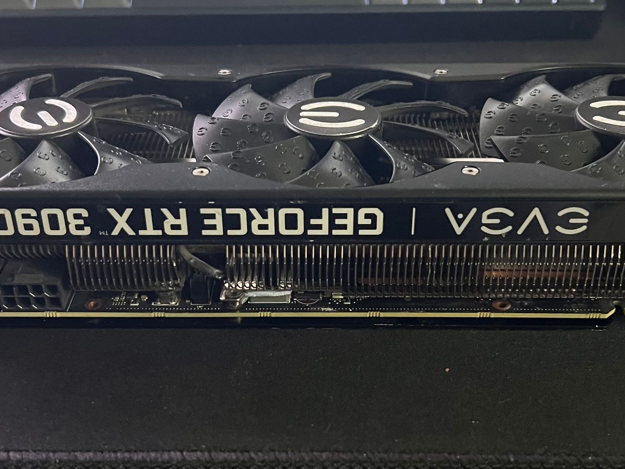 EVGA GeForce RTX 3090 XC3 ULTRA Gaming 24GB GDDR6X