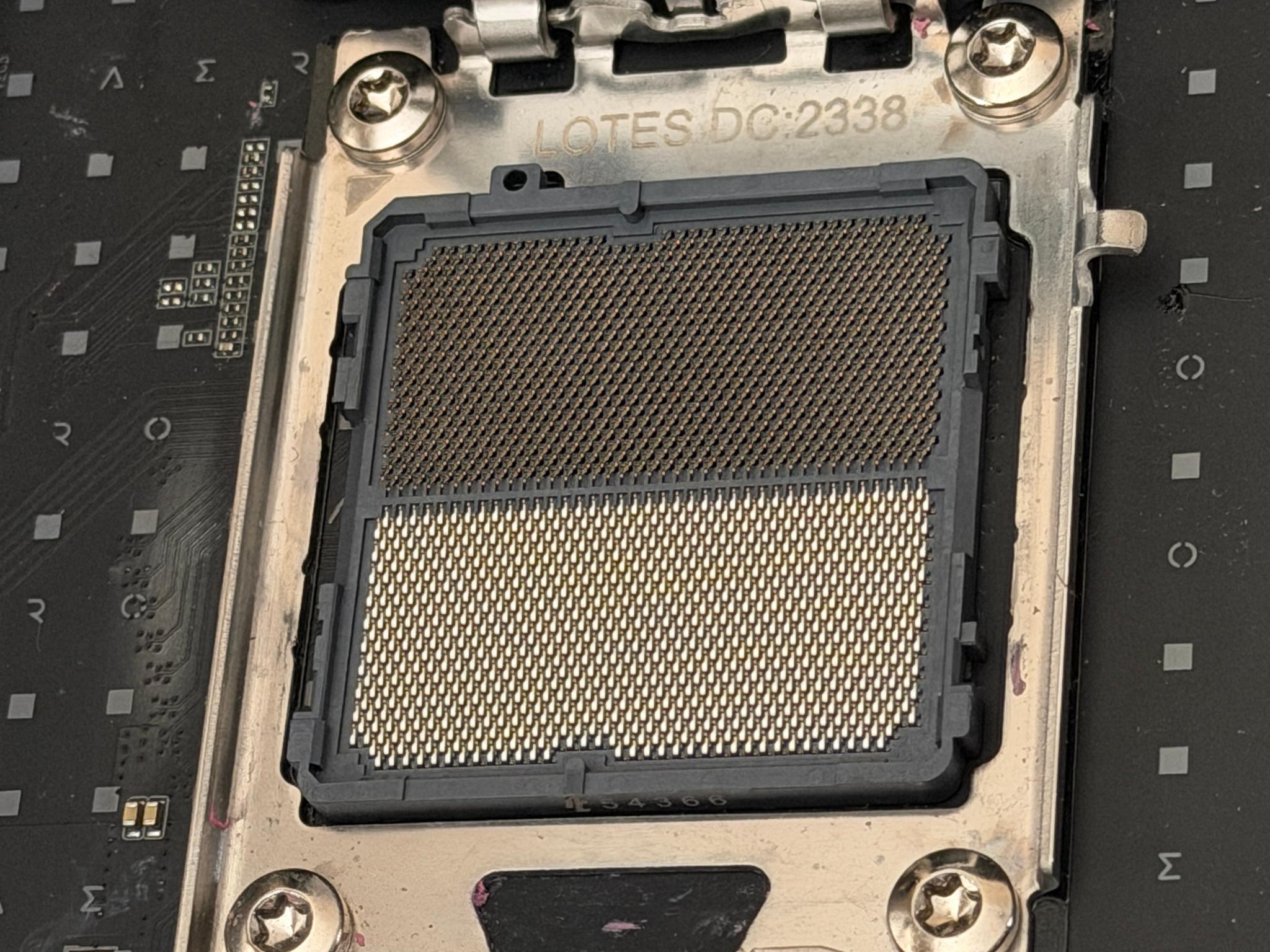 GIGABYTE B650 AERO G - Image 2