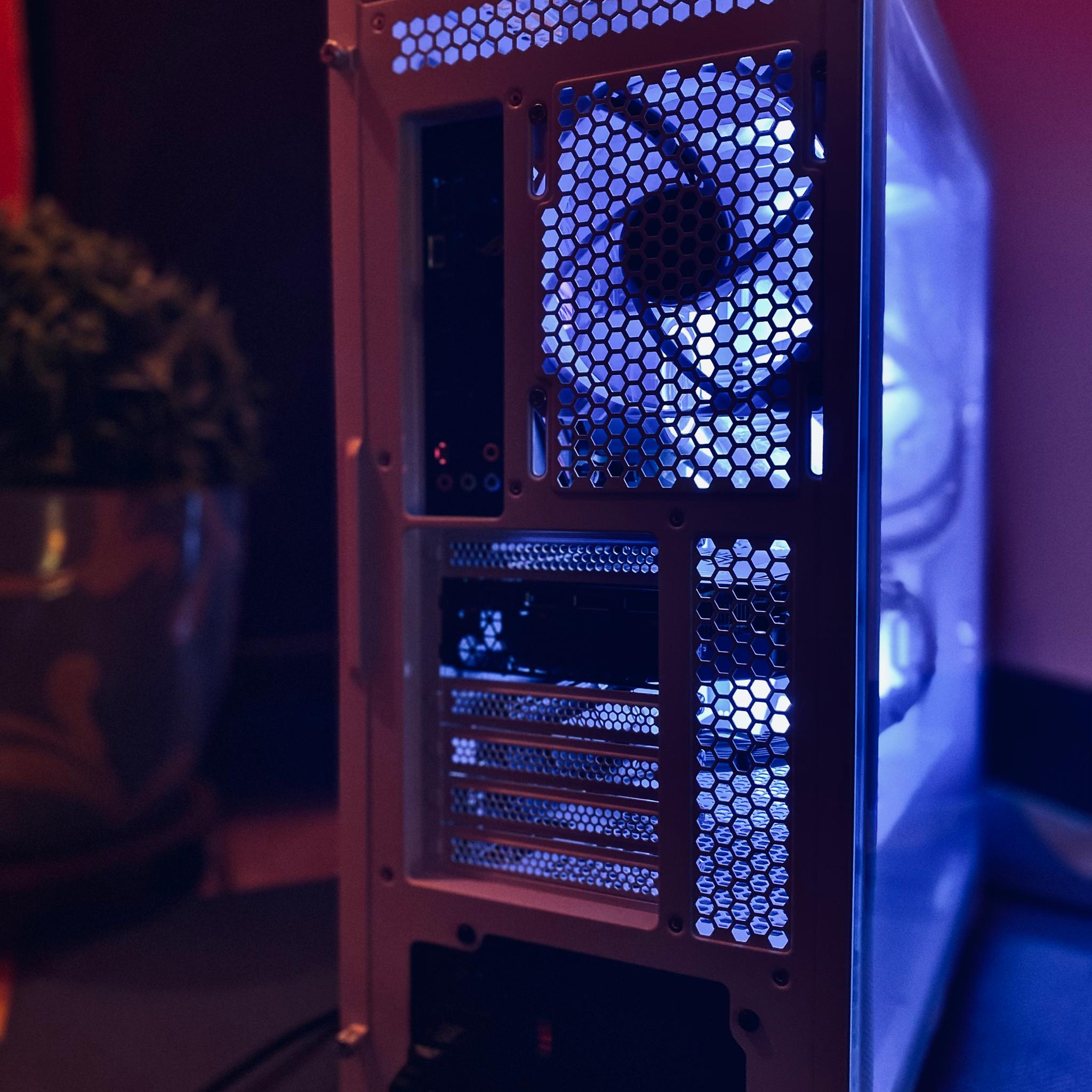 ゴースト 👻|RoG StriX| RTX 3070|Ryzen 7 5700G| 32GB RAM| 2TB M.2 NVMe SSD| Windows 11 Pro