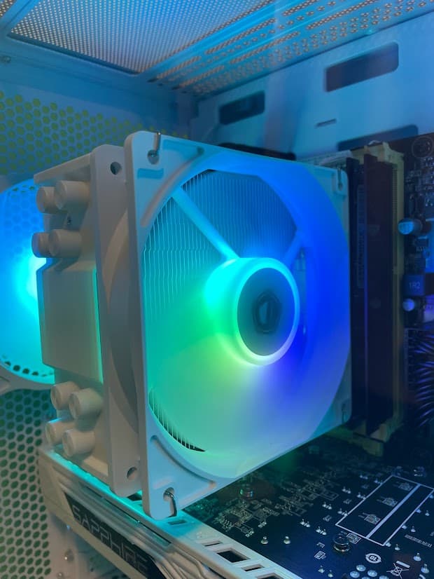 White GLASS Gaming PC| Intel i5 / Amd RX580 / 8GB / 500GB SSD Win 10 Pro WiFi