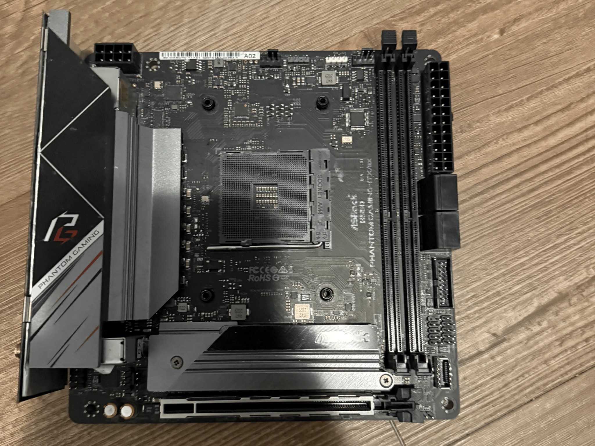 ASRock B550 Phantom Gaming-ITX/ax Mini ITX AM4 Motherboard