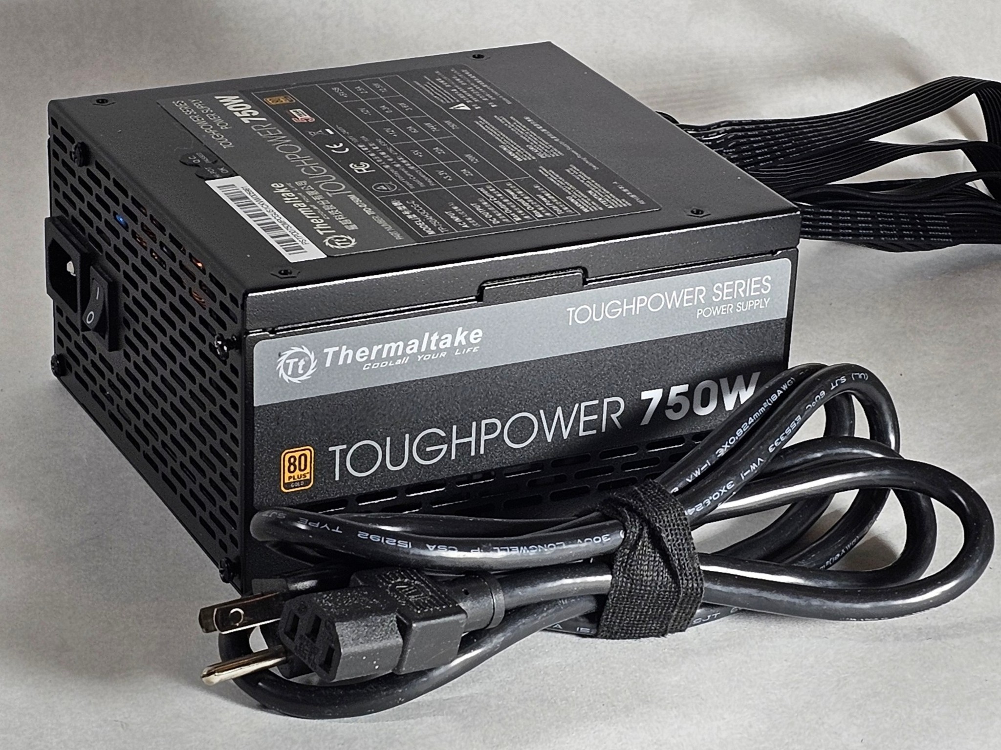 750 Watt PSU Thermaltake ToughPower 750W Power Supply