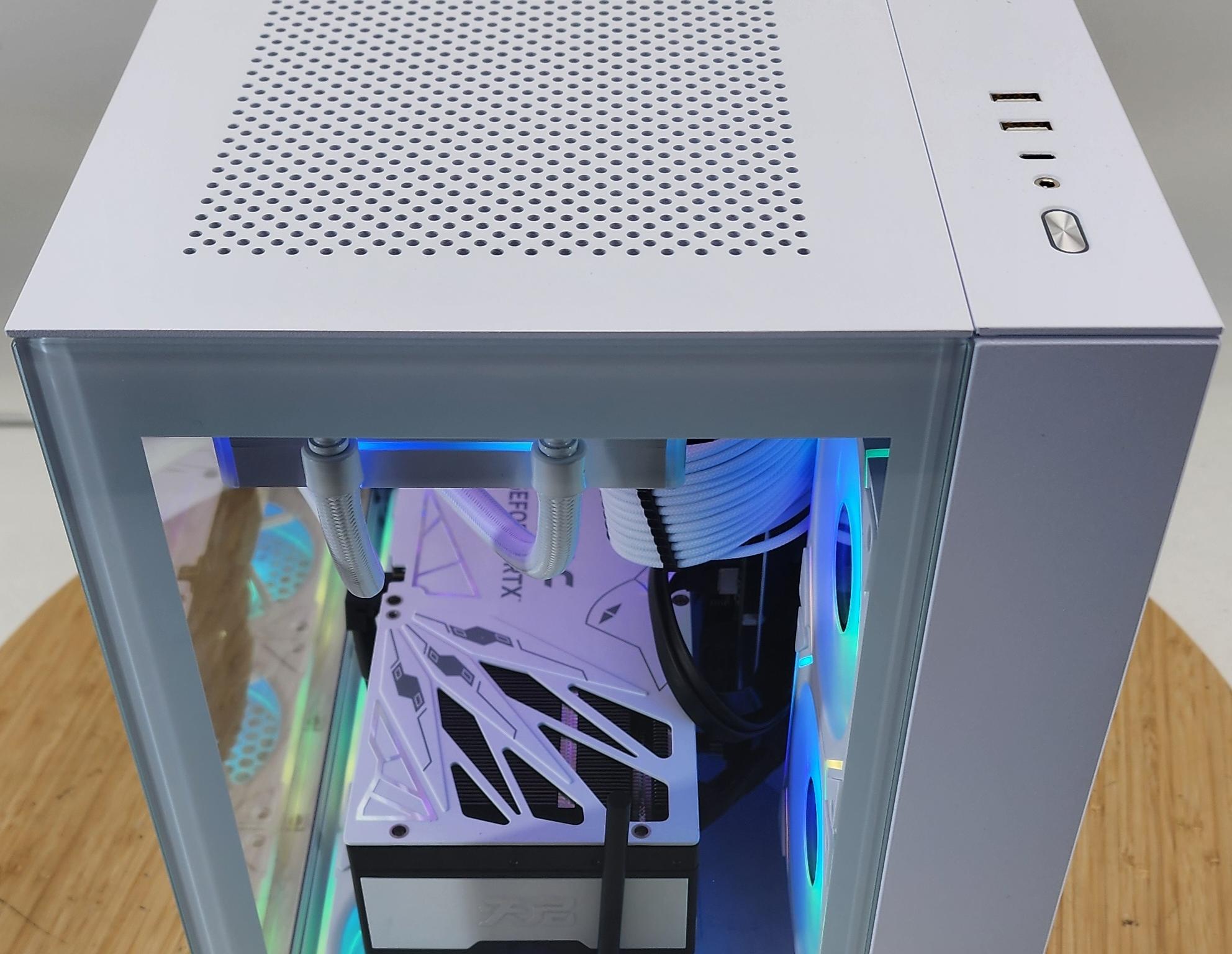 Gaming PC Ryzen 7 7800X3D 32GB RAM 2TB SSD RTX 5070 Ti 16GB Windows 11 Computer