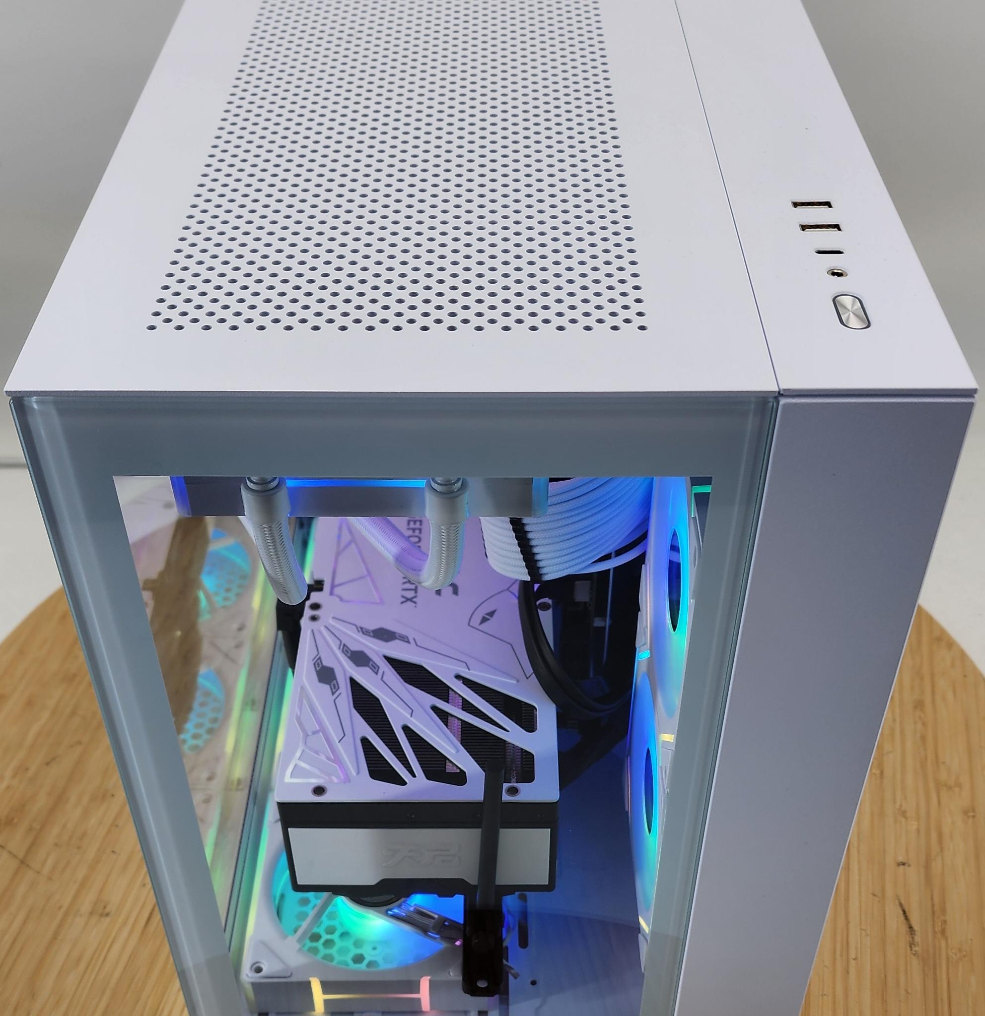 Gaming PC Ryzen 7 7800X3D 32GB RAM 2TB SSD RTX 5070 Ti 16GB Windows 11 Computer