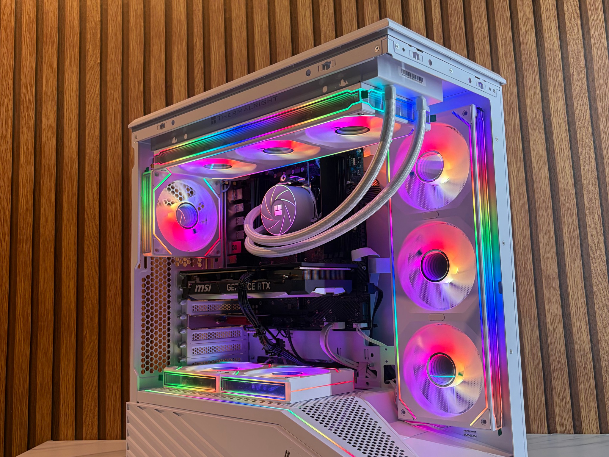 RTX 4070 | RYZEN 5 9600X | 16GB DDR5 | 1TB NVME | 650W | 360MM AIO | Windows 11 pro