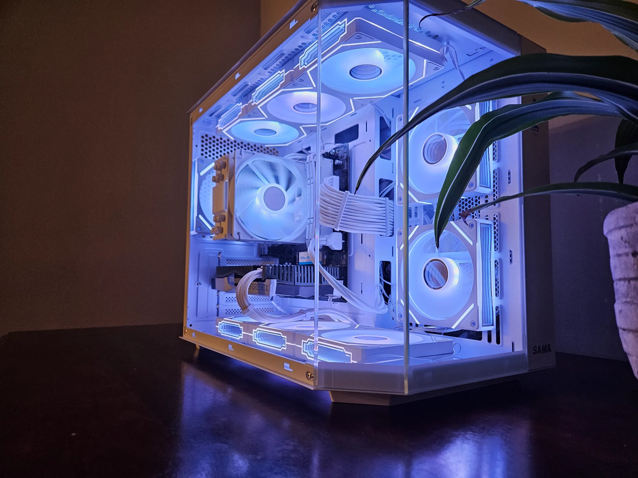 RTX 2060 Ryzen 5 3600x White RTX Fishtank Gaming PC