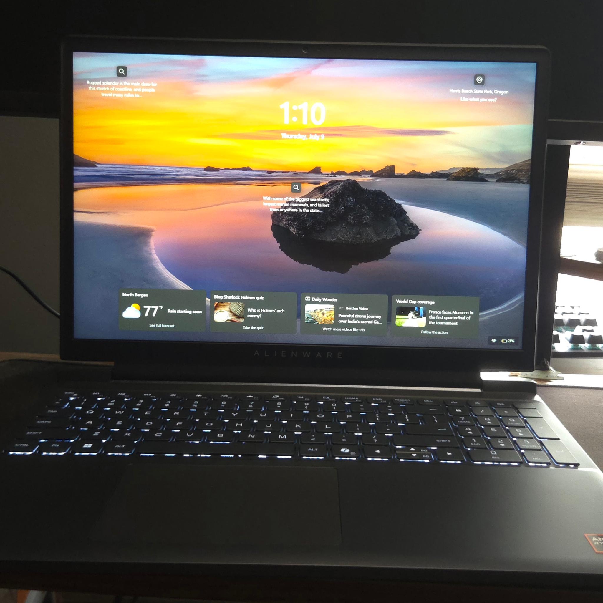 Alienware Gaming Laptop AMD Ryzen 200 Nvidia Geforce 5060 32gb Ram 1tb