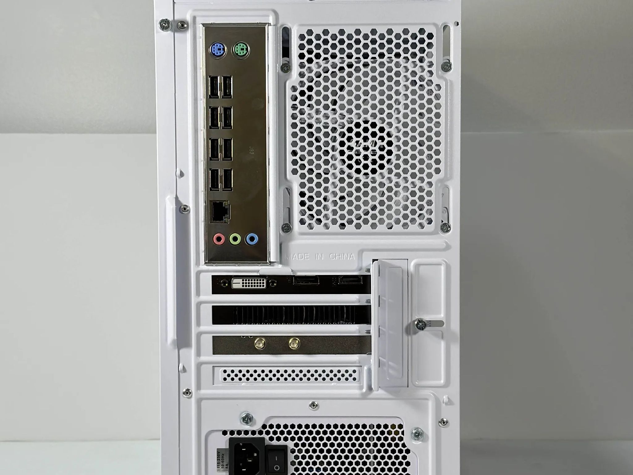 Intel i7 6 Core | GeForce GTX 1650 | 32GB RAM | 512GB SSD | WIFI + Bluetooth | 1080p White Gaming PC