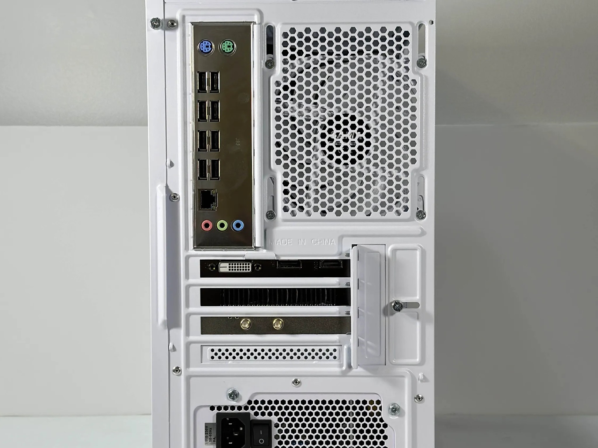 Intel i7 6 Core | GeForce GTX 1650 | 32GB RAM | 512GB SSD | WIFI + Bluetooth | 1080p White Gaming PC