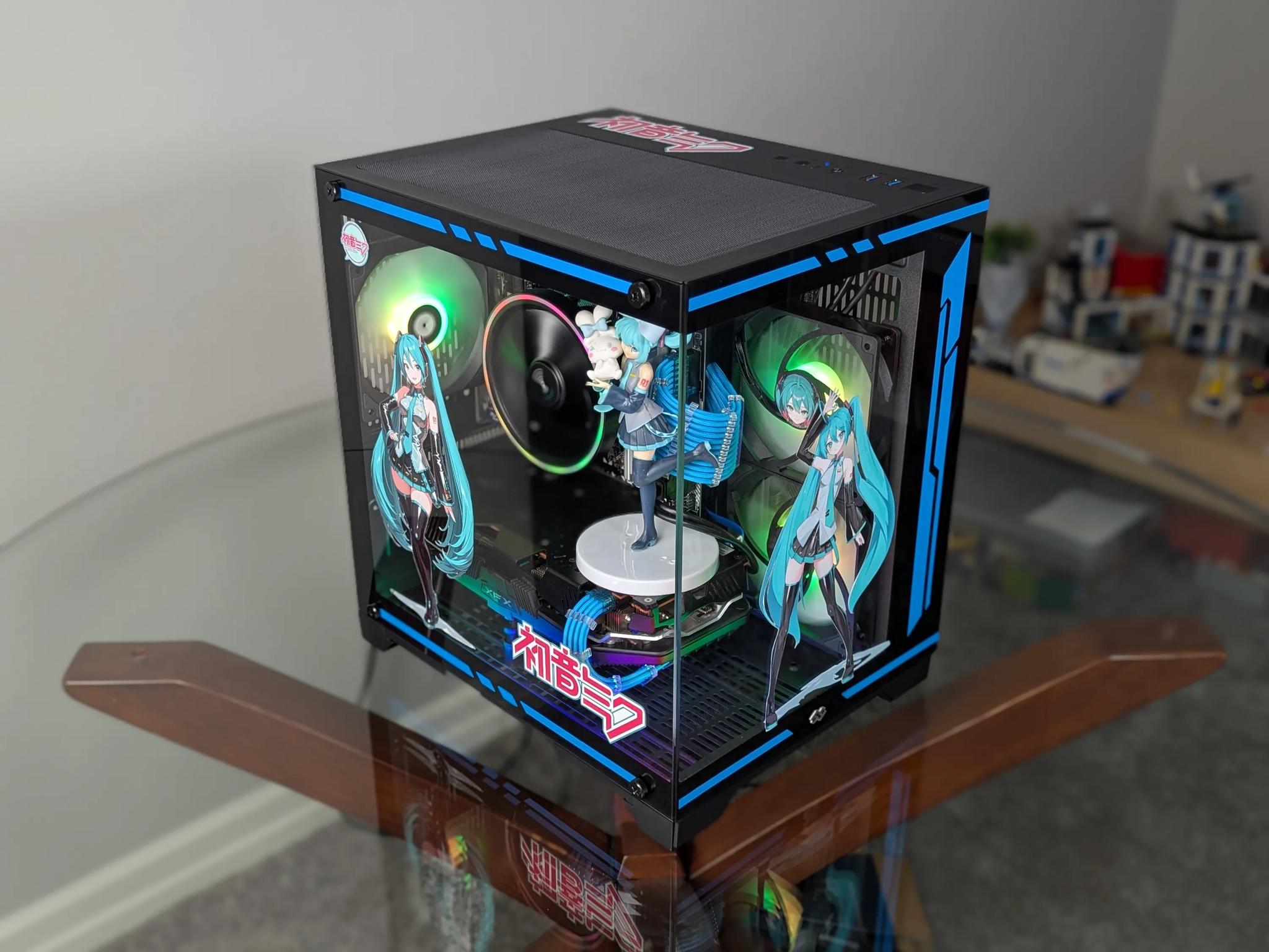 The Most Kawaii Gaming PC - The Hatsune Miku