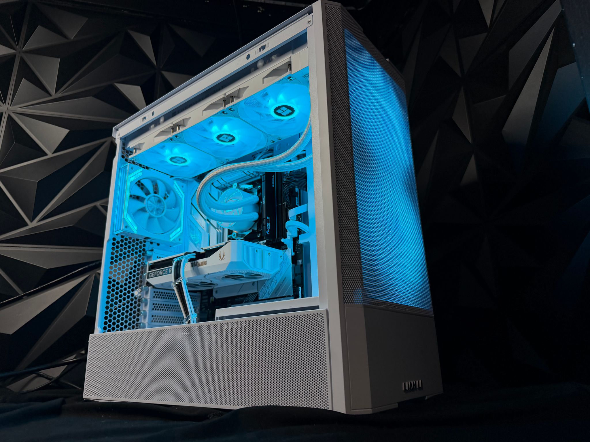 ⚪🩶 TITANIUM WHITE 🩶⚪  Ryzen 5 7600X|RTX 5060 Ti| 1.5 TB NVMe| 16 GB DDR5| 650W Gold PSU