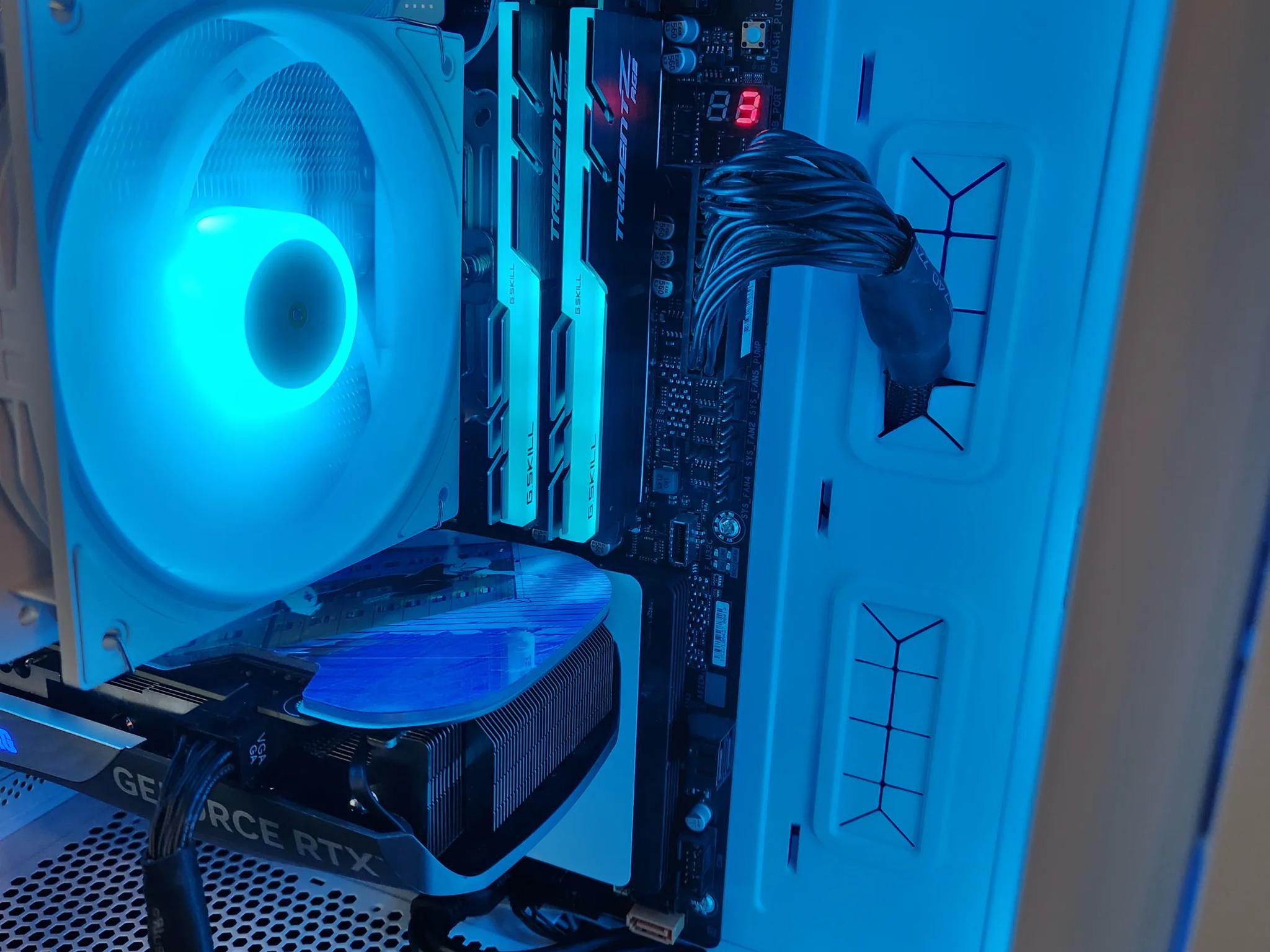 1440p WHITE 40 series Spiderman gaming pc featuring an RTX 4060 ti!