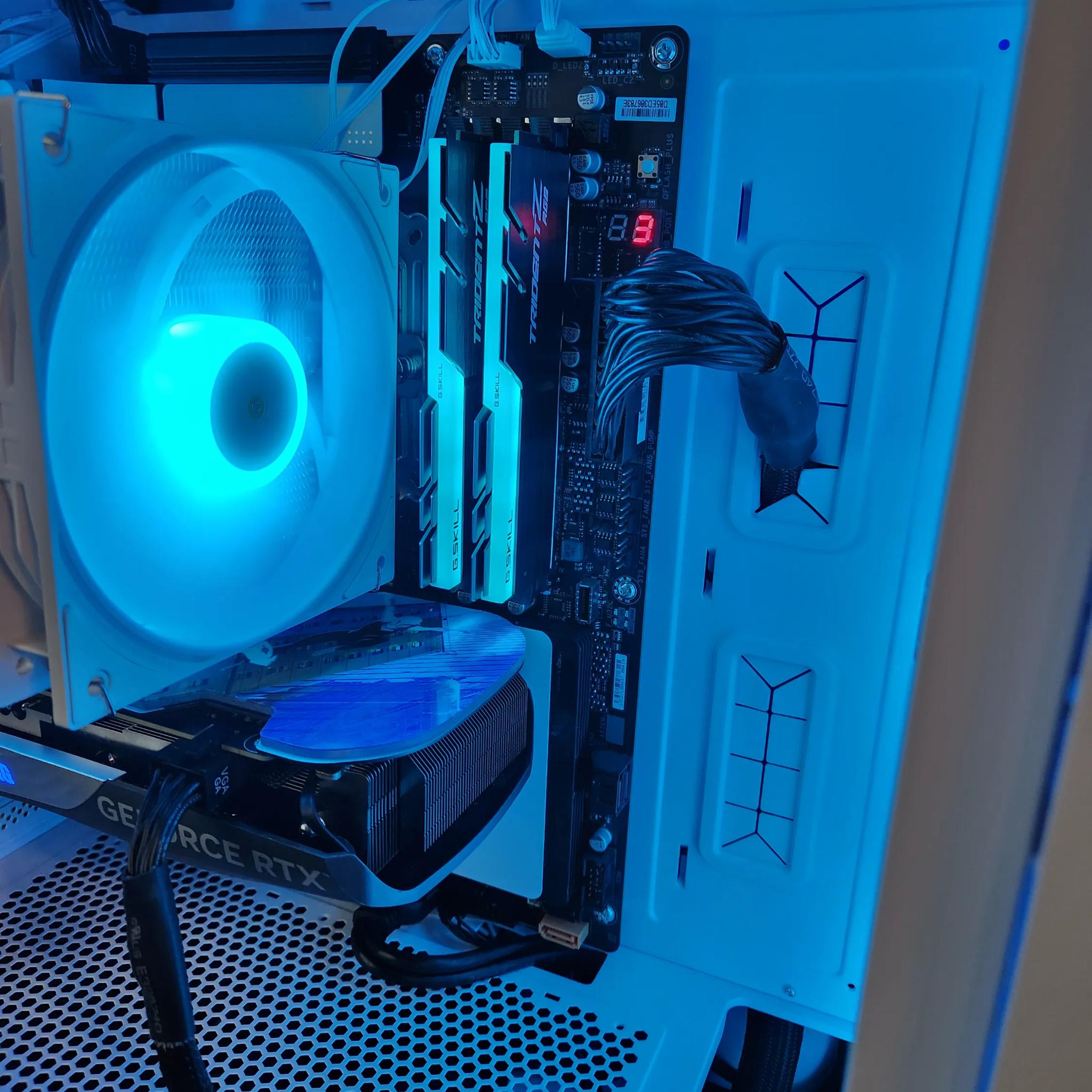 1440p WHITE 40 series Spiderman gaming pc featuring an RTX 4060 ti!