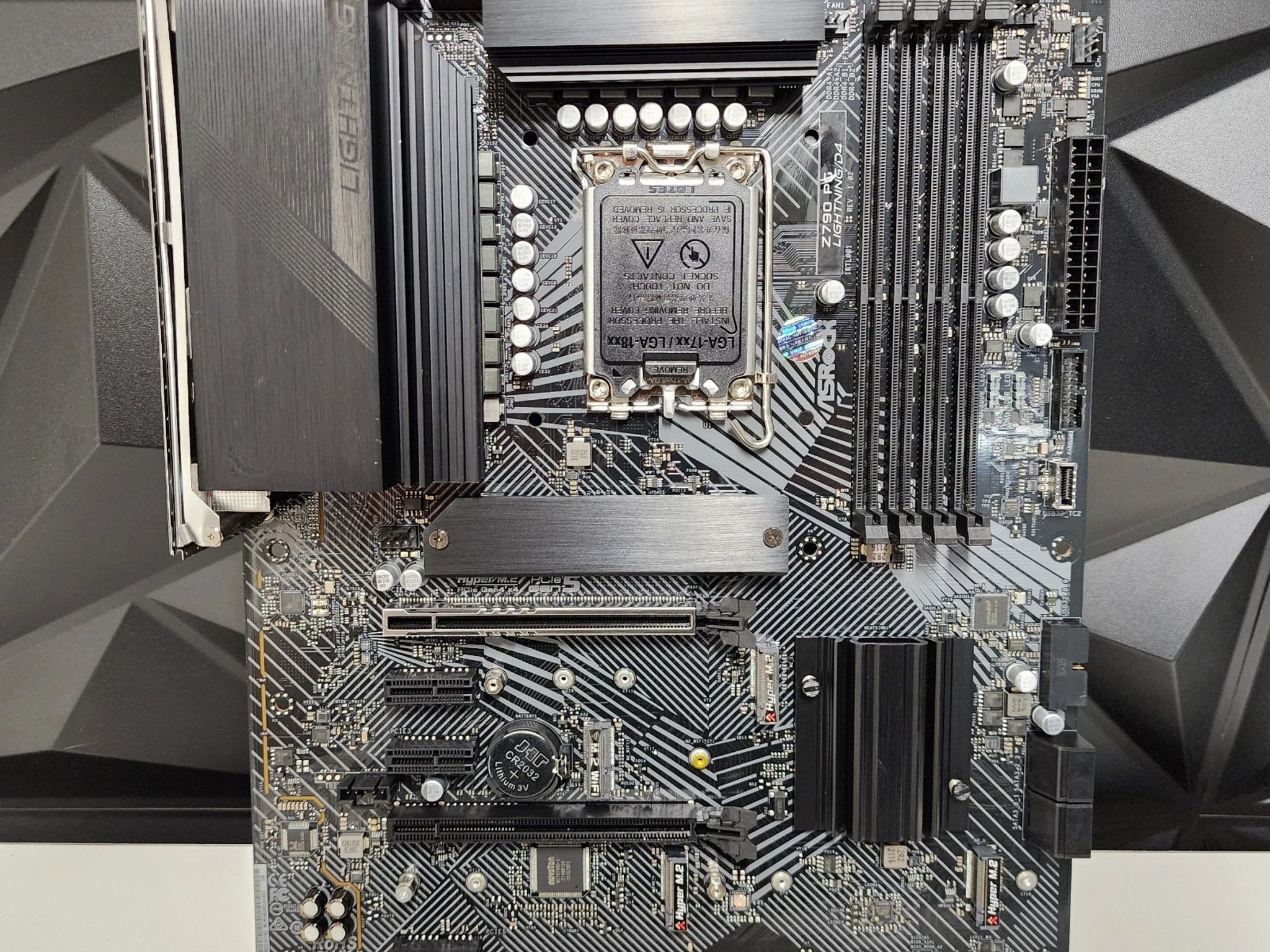 UPDATED BIOS ASRock Z790 PG Lightning/D4 LGA1700 DDR4 ATX Motherboard