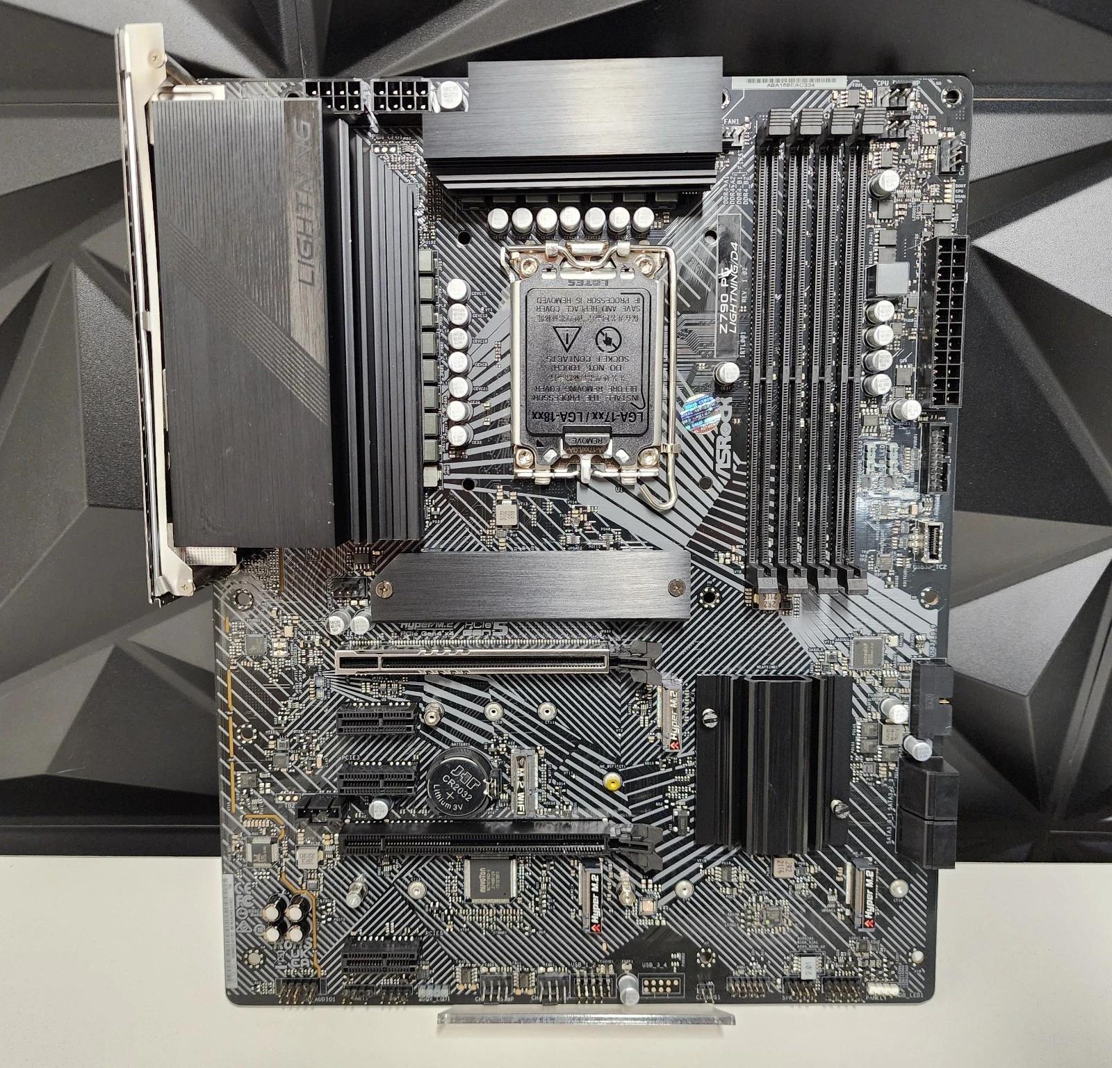 UPDATED BIOS ASRock Z790 PG Lightning/D4 LGA1700 DDR4 ATX Motherboard