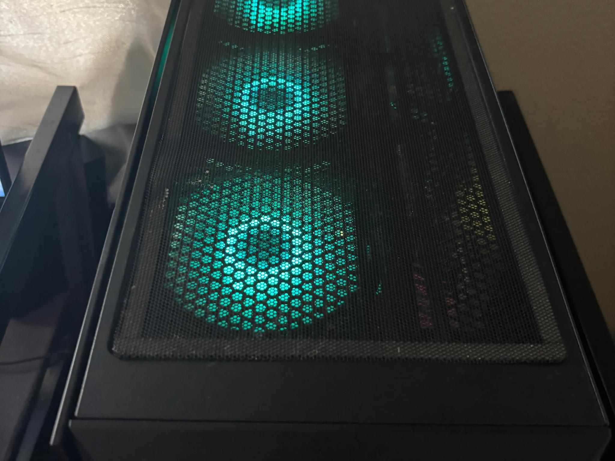 Gaming PC; i7 - 9700K , 16 GB RAM, NVIDIA 4060