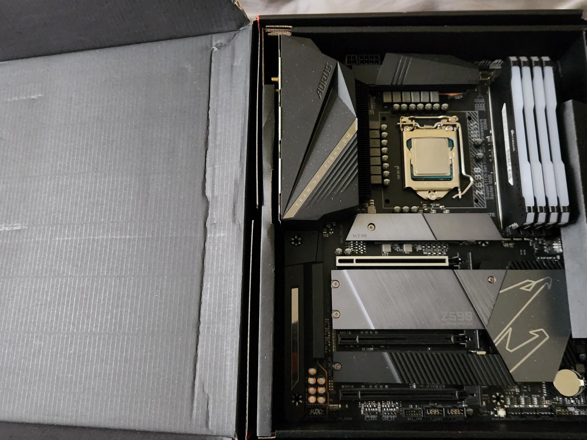 BUNDLE DEAL READ DESCRIPTION I9-11900K GIGABYTE AORUS Z590 PRO AX 32GB DDR4 3200MHZ
