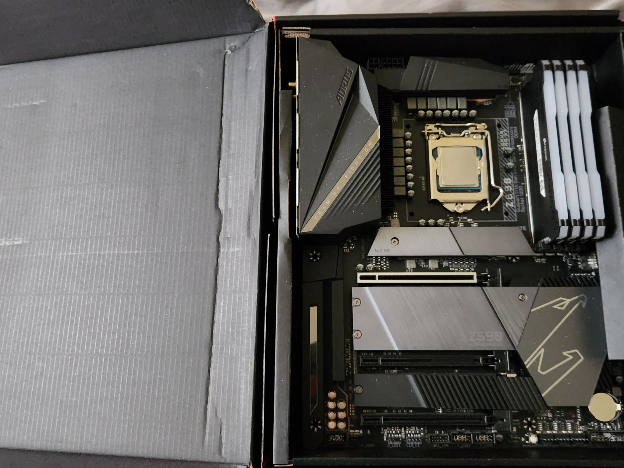 BUNDLE DEAL READ DESCRIPTION I9-11900K GIGABYTE AORUS Z590 PRO AX 32GB DDR4 3200MHZ