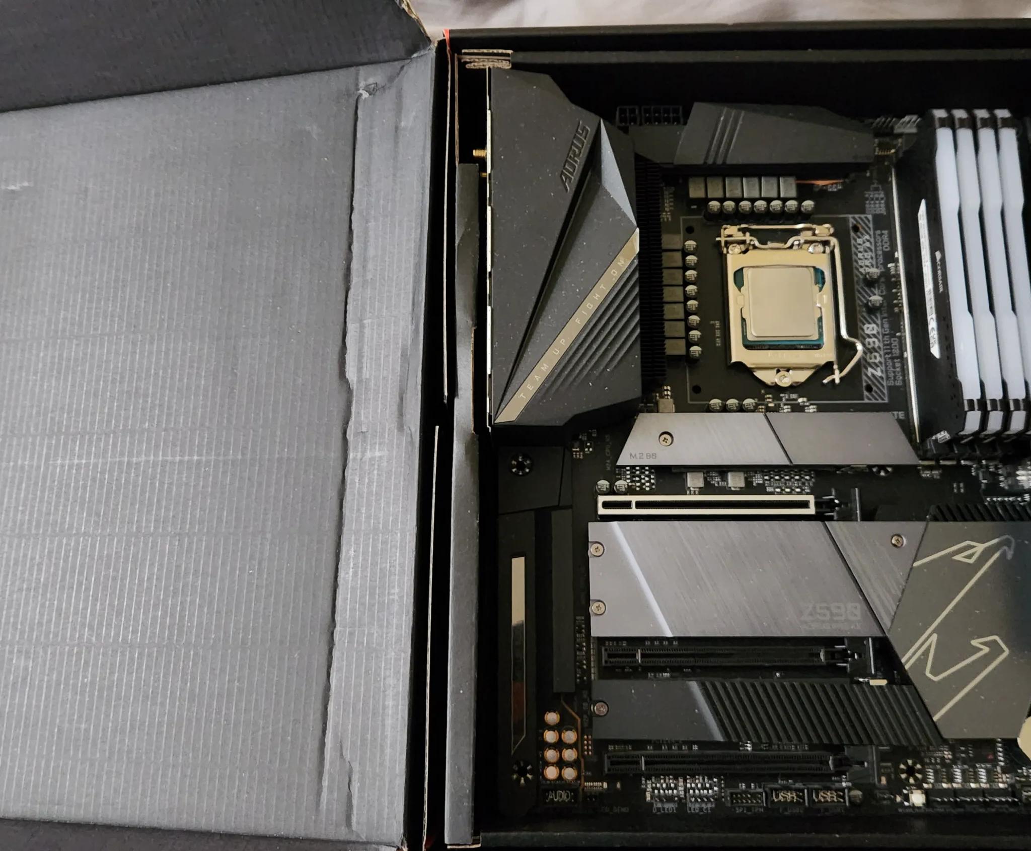 BUNDLE DEAL READ DESCRIPTION I9-11900K GIGABYTE AORUS Z590 PRO AX 32GB DDR4 3200MHZ