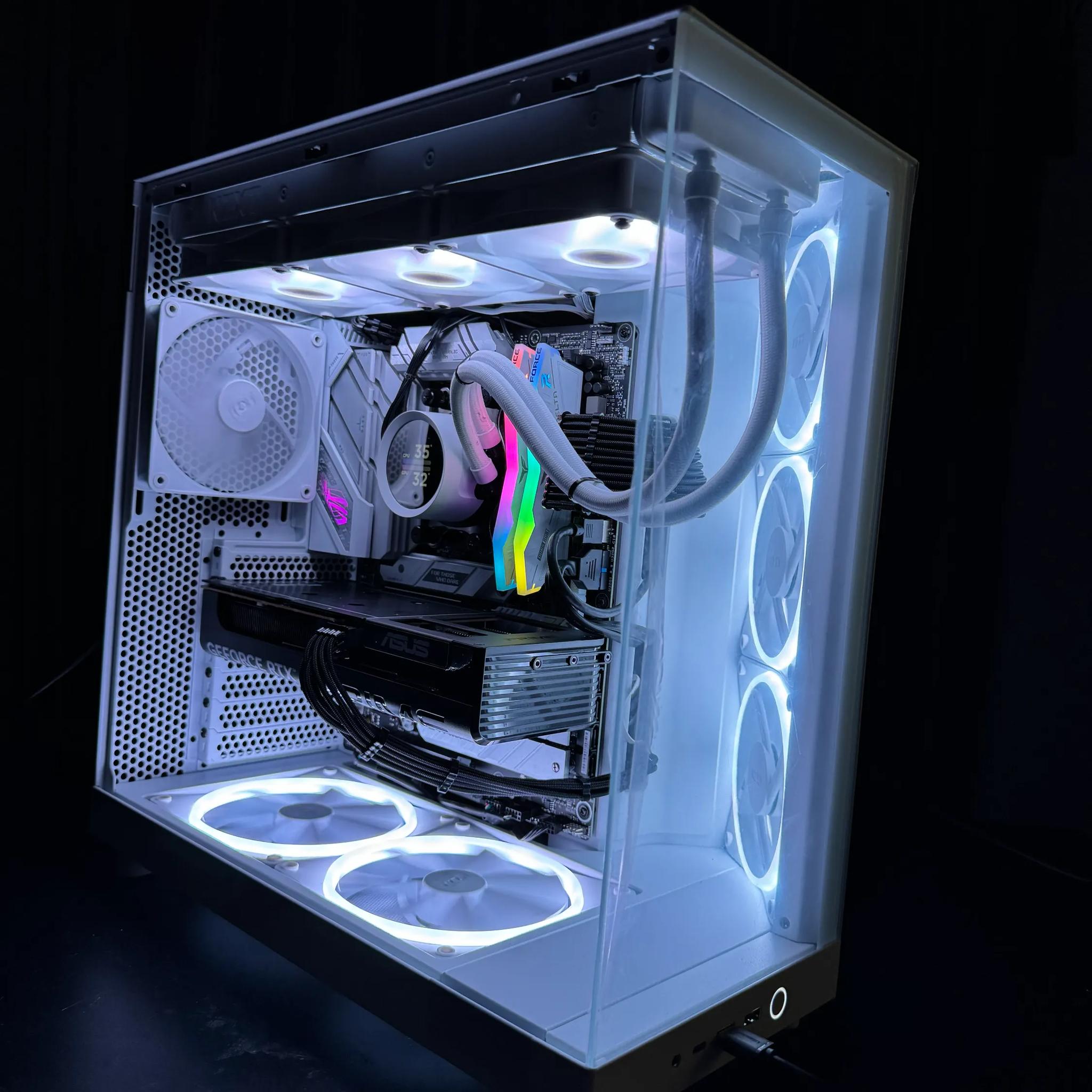RTX 5060 + RYZEN 5 7600 + 32 GB (Ghost)