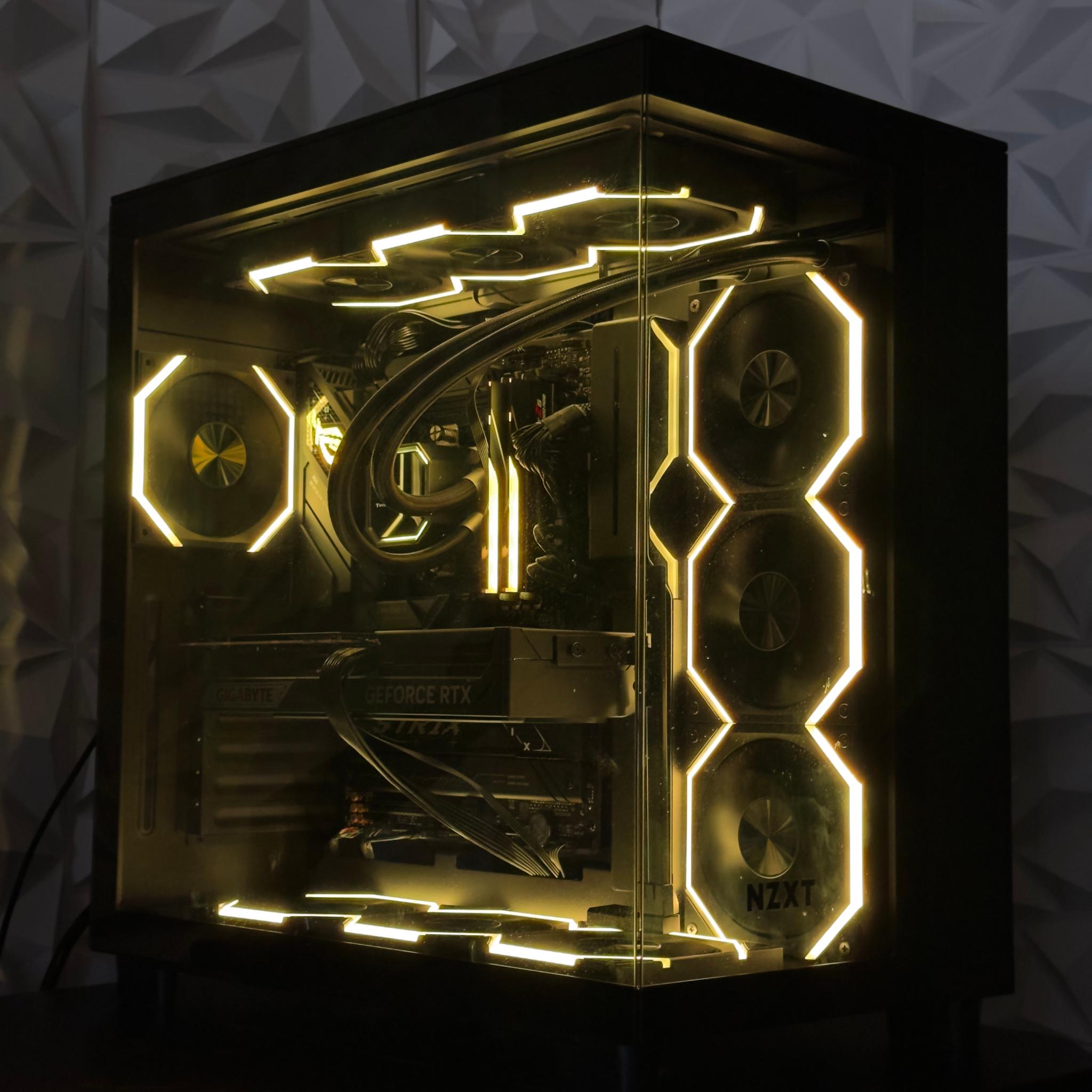 RTX 5070 Ti / Ryzen 7 9800X3D / 32GB 6000MHz CL30 DDR5 / 2TB crucial ssd / Windows 11 by
