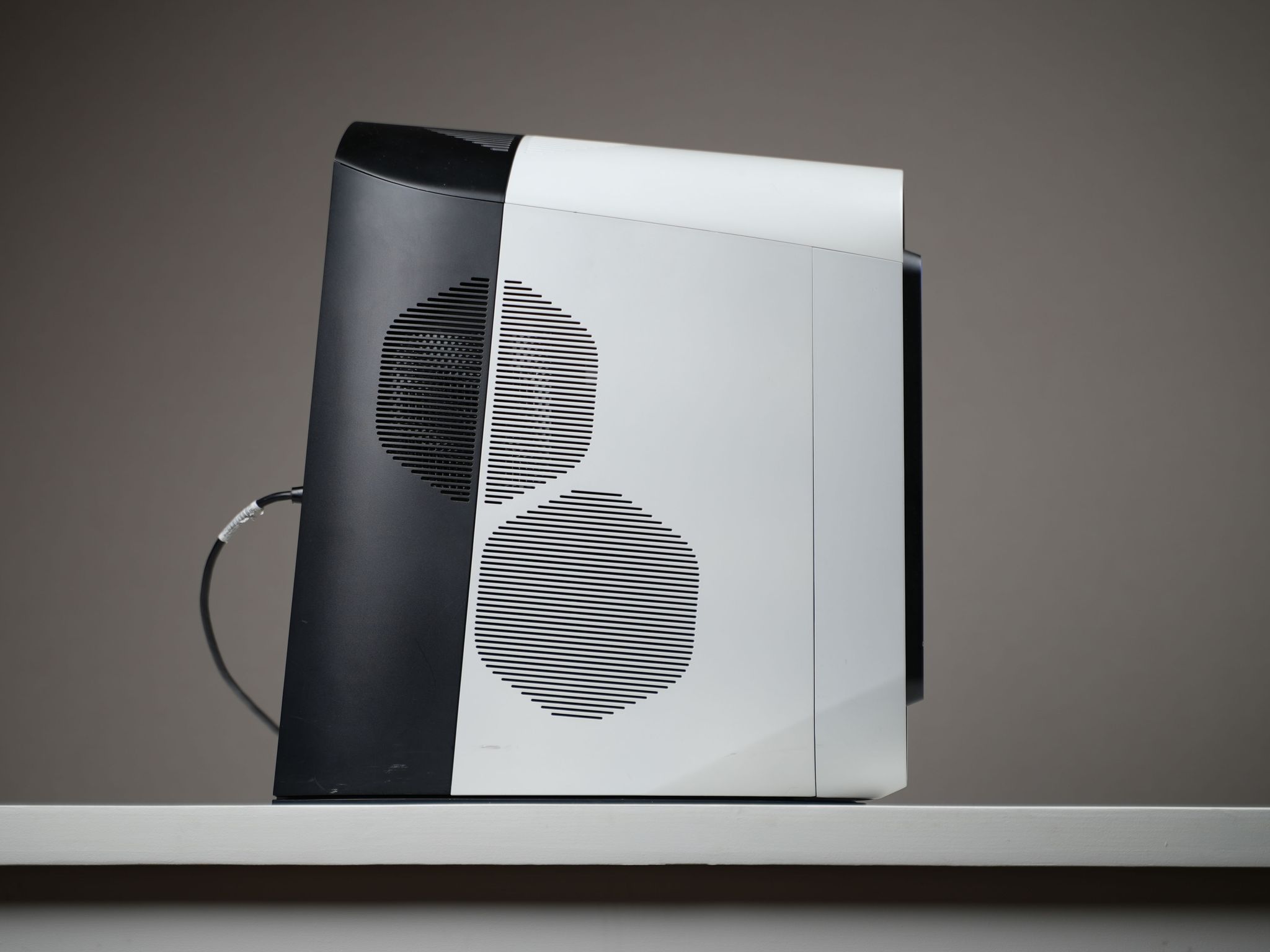 “AURAFORM 4” RX 5700 Ryzen 7 3700X 16GB 2TB Windows 11 PRO Gaming PC Powerhouse