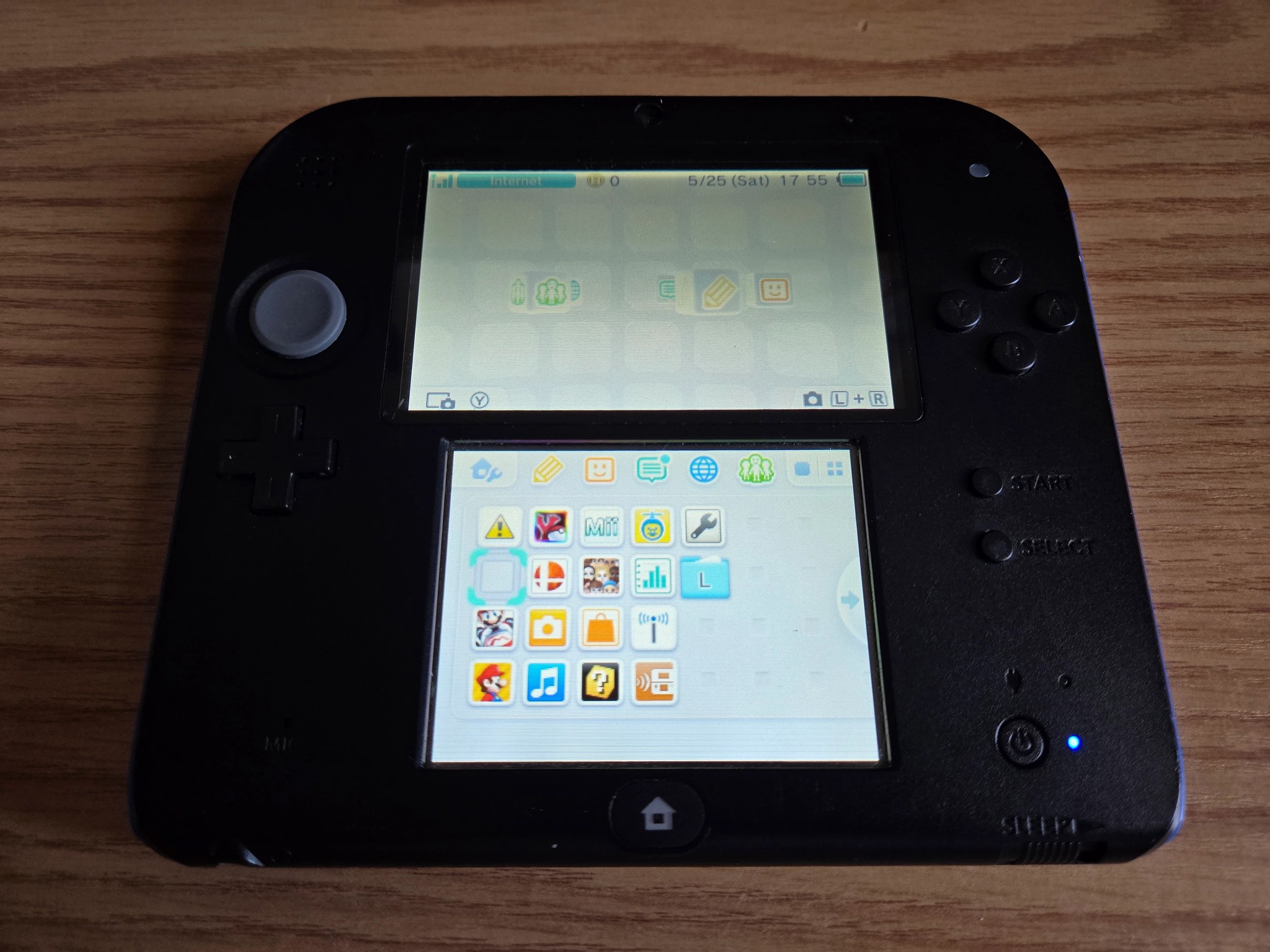 CUSTOM SELLER REFURBISHED Nintendo 2DS Black/Blue Handheld Console Special Multipack