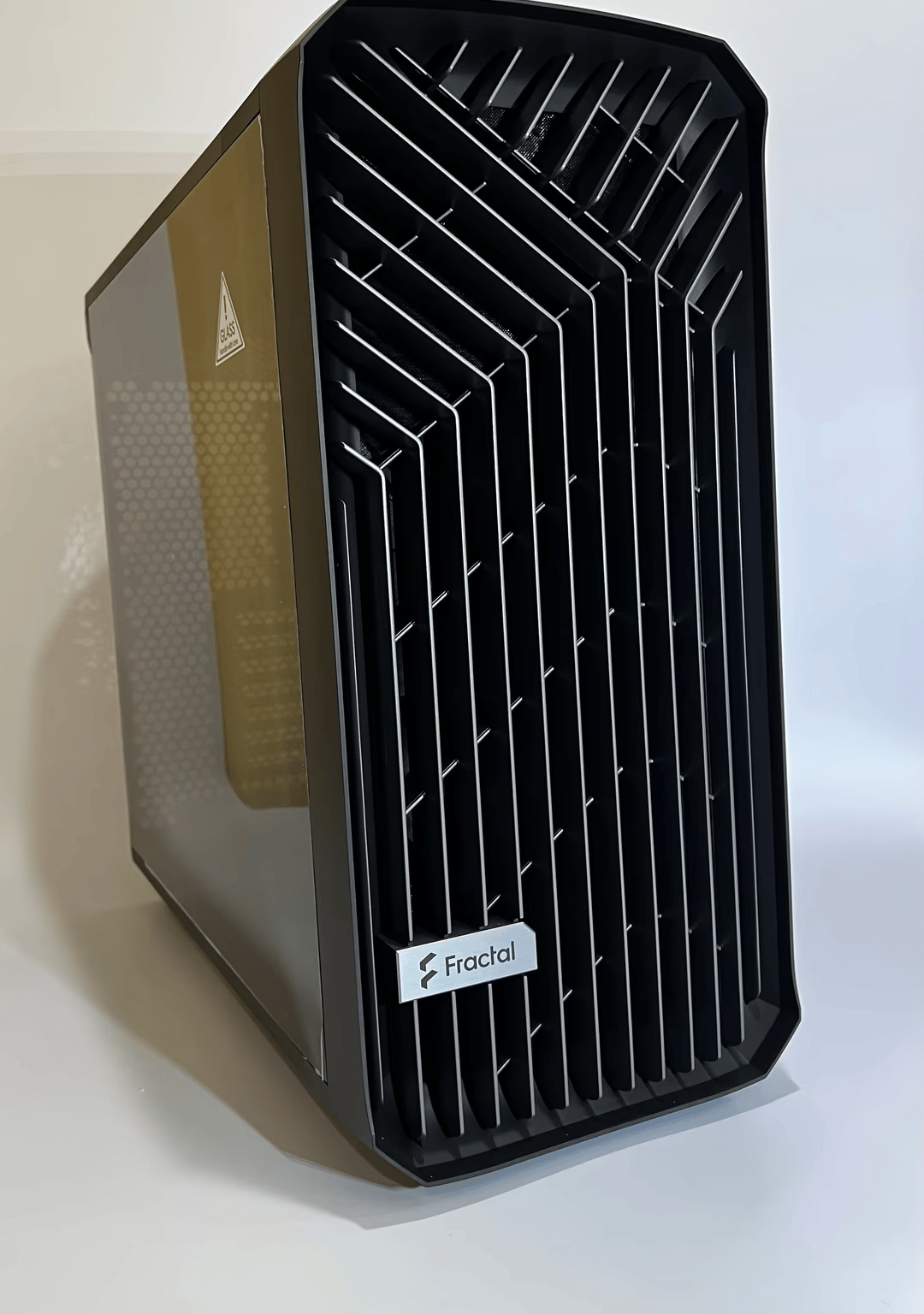 Fractal Torrent Black Dark Tint