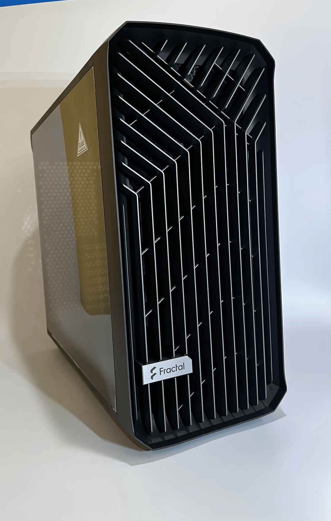 Fractal Torrent Black Dark Tint