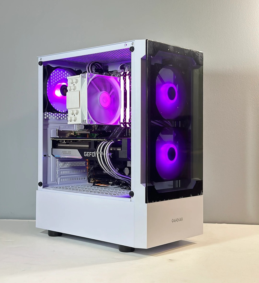 RTX 3070 | Intel i5 10600KF | 32GB RAM | 1TB SSD | Gaming