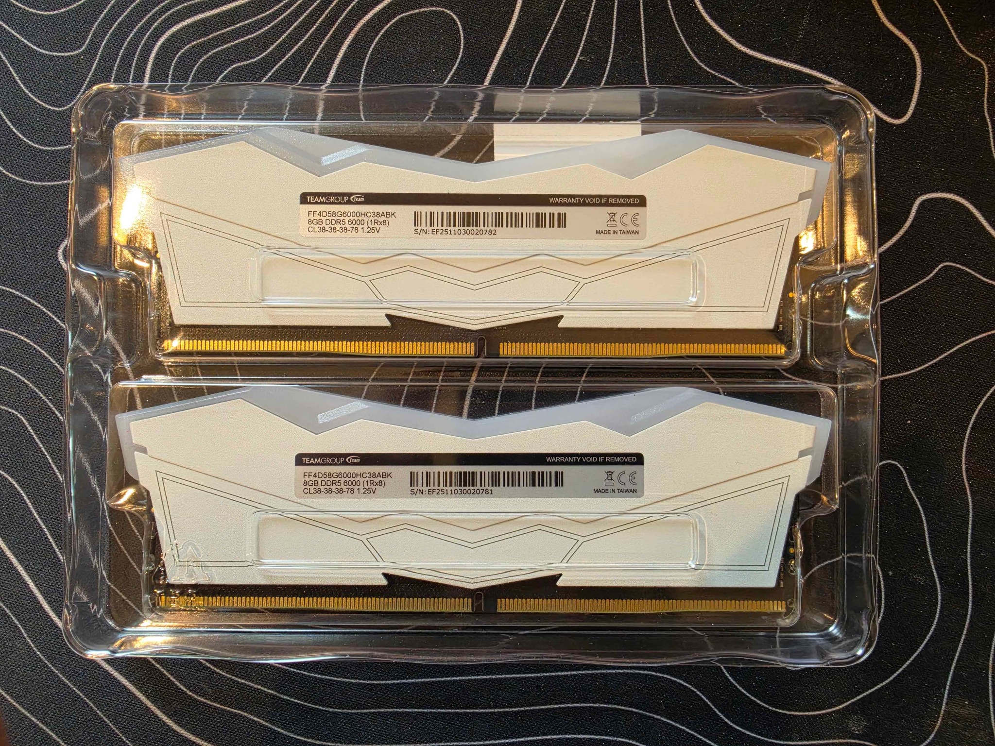 FREE SHIPPING TEAMGROUP T-Force Delta RGB DDR5 16 (2x8GB) 6000MHz DDR5 RAM (White RGB)