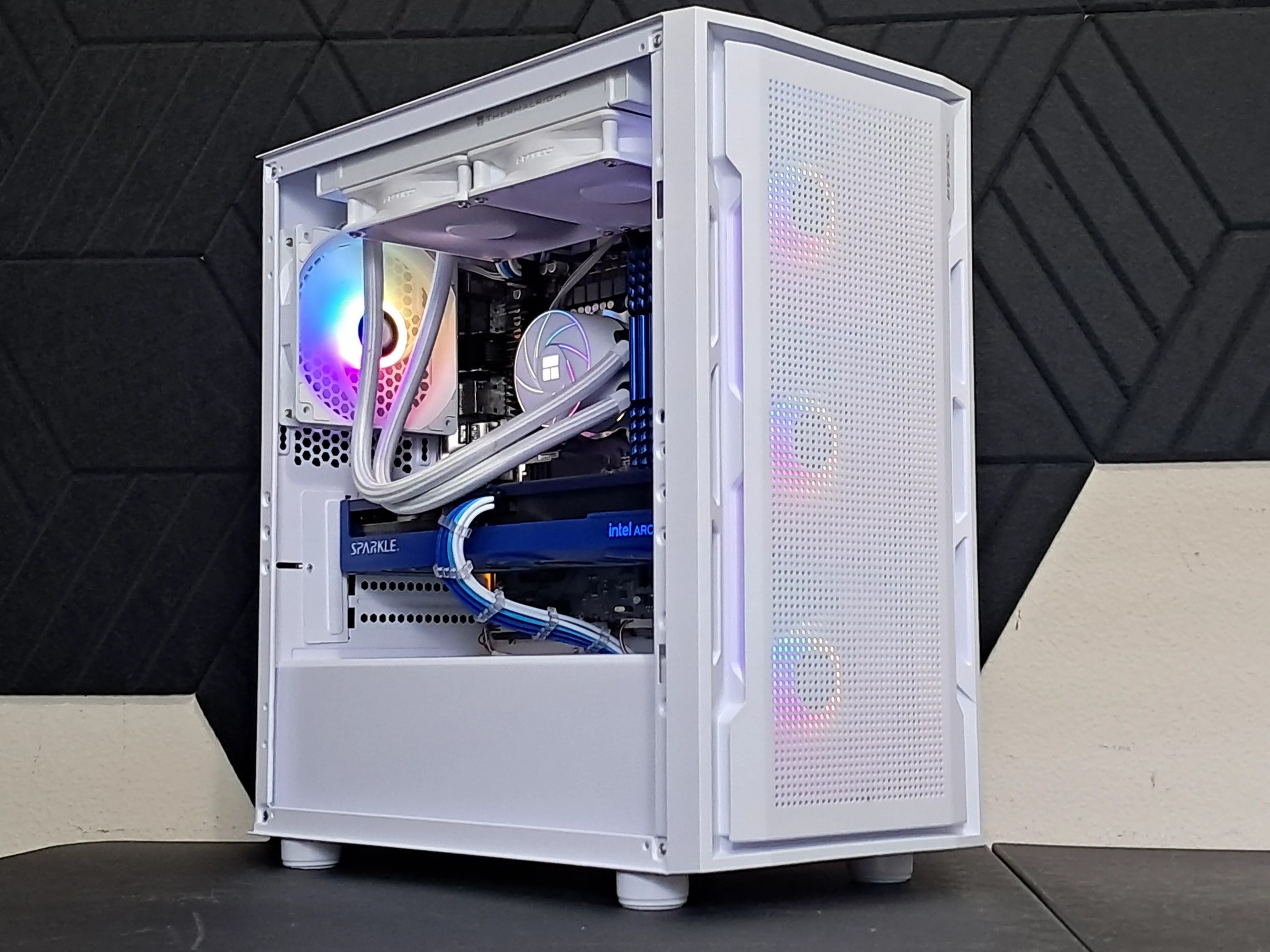 True Blue 1440p Gamer! Arc B580 | Core i5-14600K | 32GB DDR4 | 1TB NVMe SSD