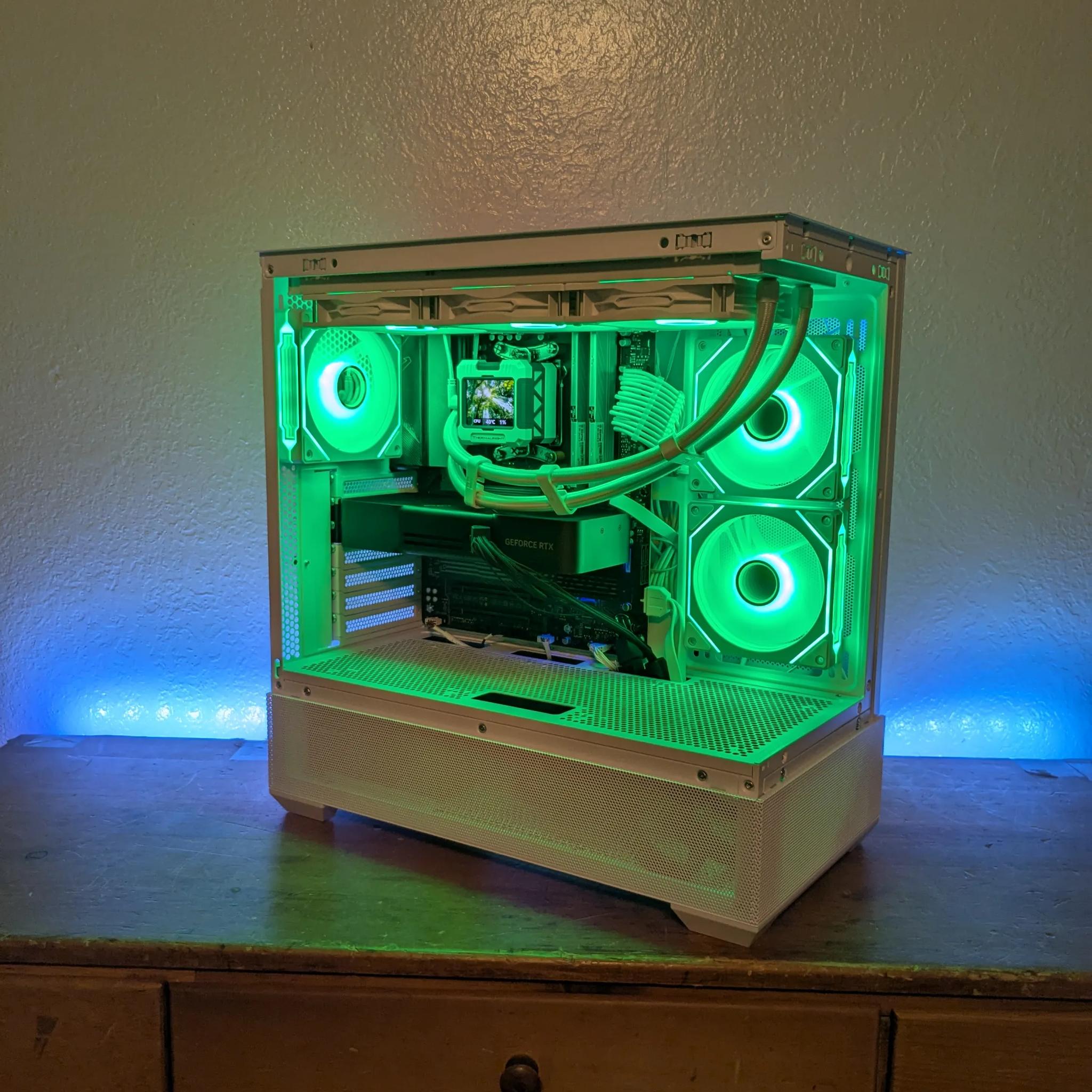 RTX 5070, Ryzen 5 7600, 32 GB DDR5 6000, 1 TB NVME SSD