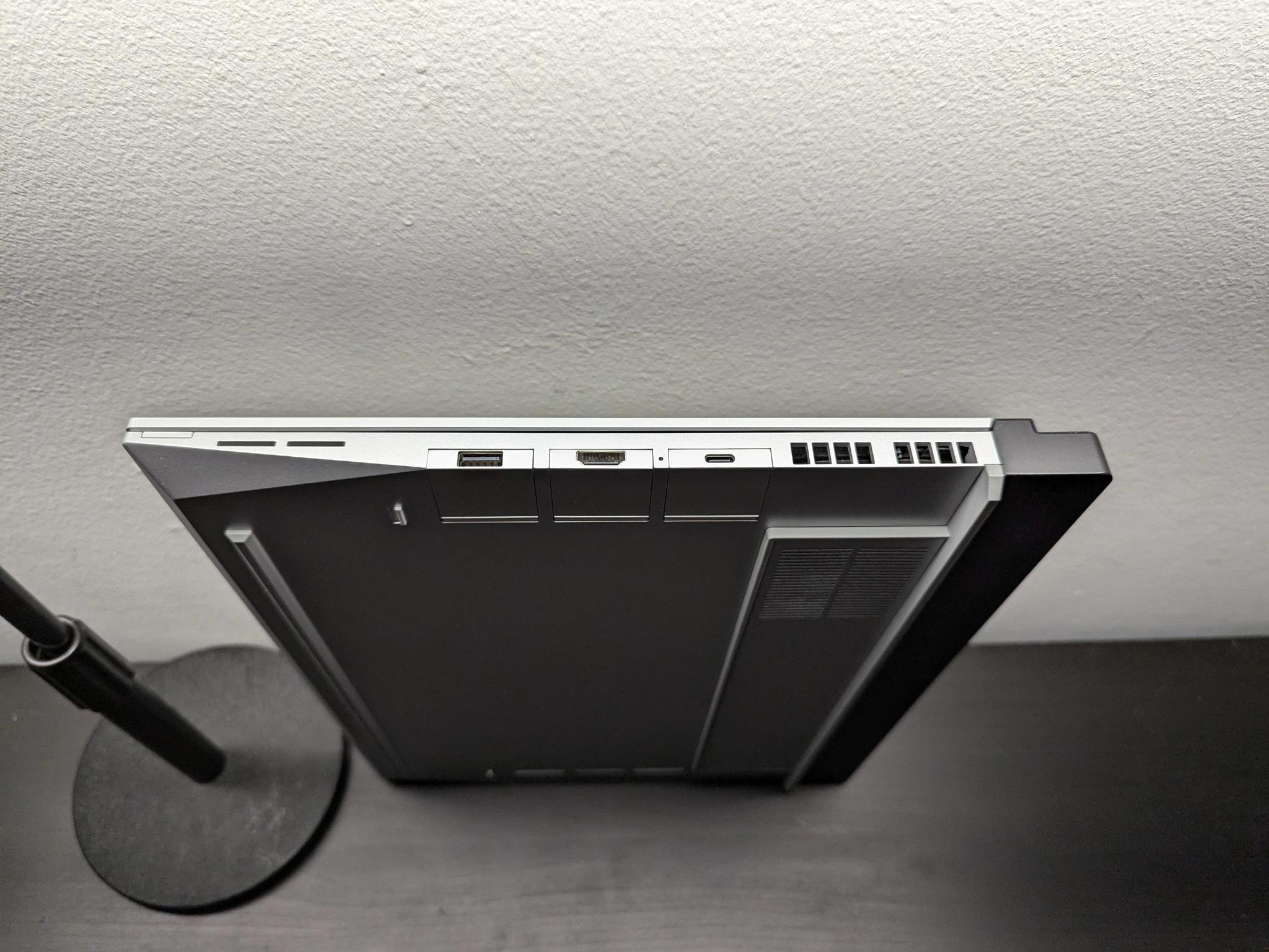 Framework Laptop 16 (Like New) - Ryzen 7 7840HS, 32GB RAM, 1TB SSD, RX7700S