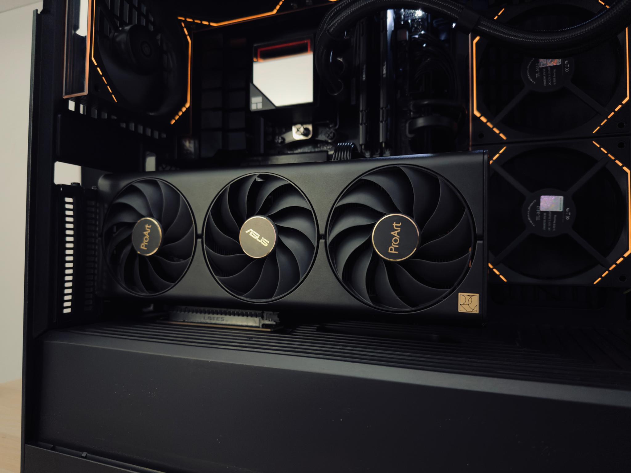🧑‍🎨ProArt | 4K GAMING PC : RTX 4070TI, Ryzen 7 7700X, 32GB DDR5, 2TB M.2 SSD, WIFI
