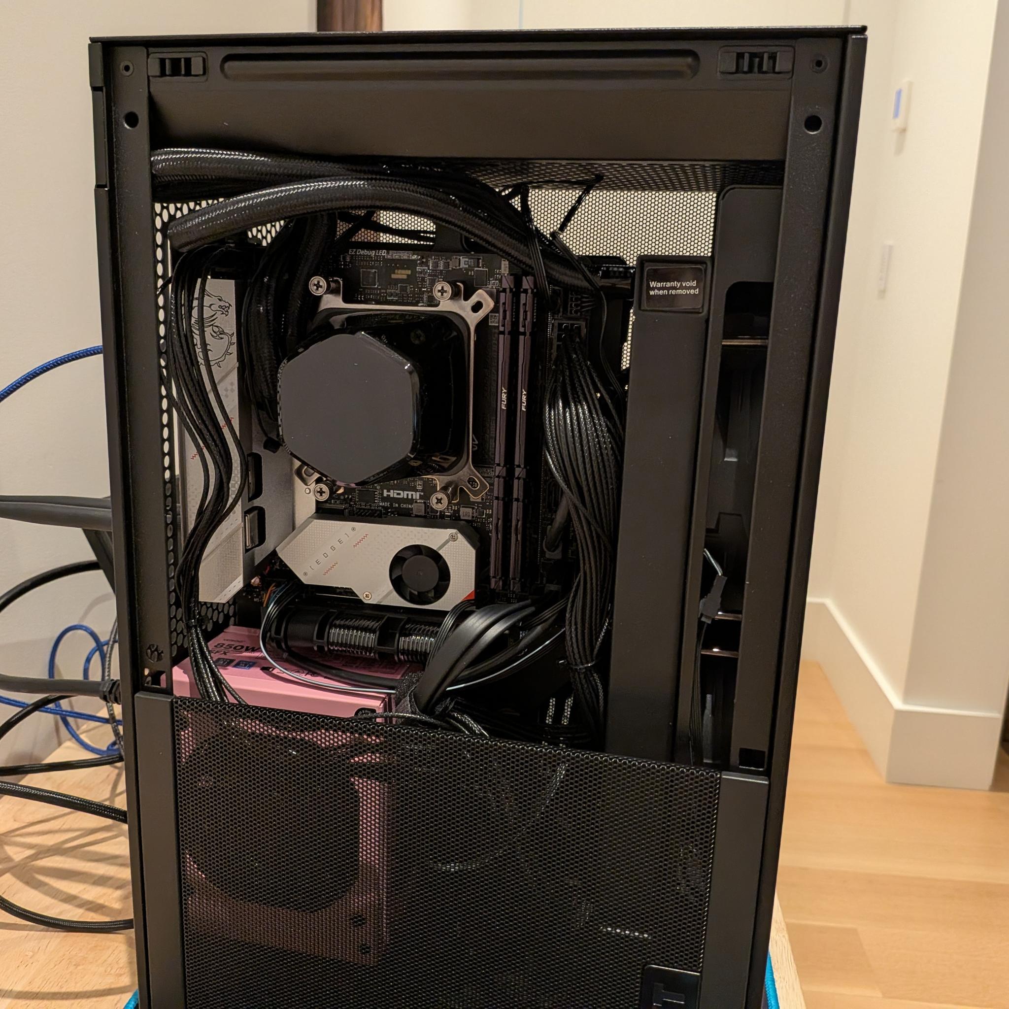 4K Flow - RTX 5070 Ti, Ryzen 9 9900X, 64 GB DDR5, 2 TB Gen 4 NVME, RGB, Liquid Cooled