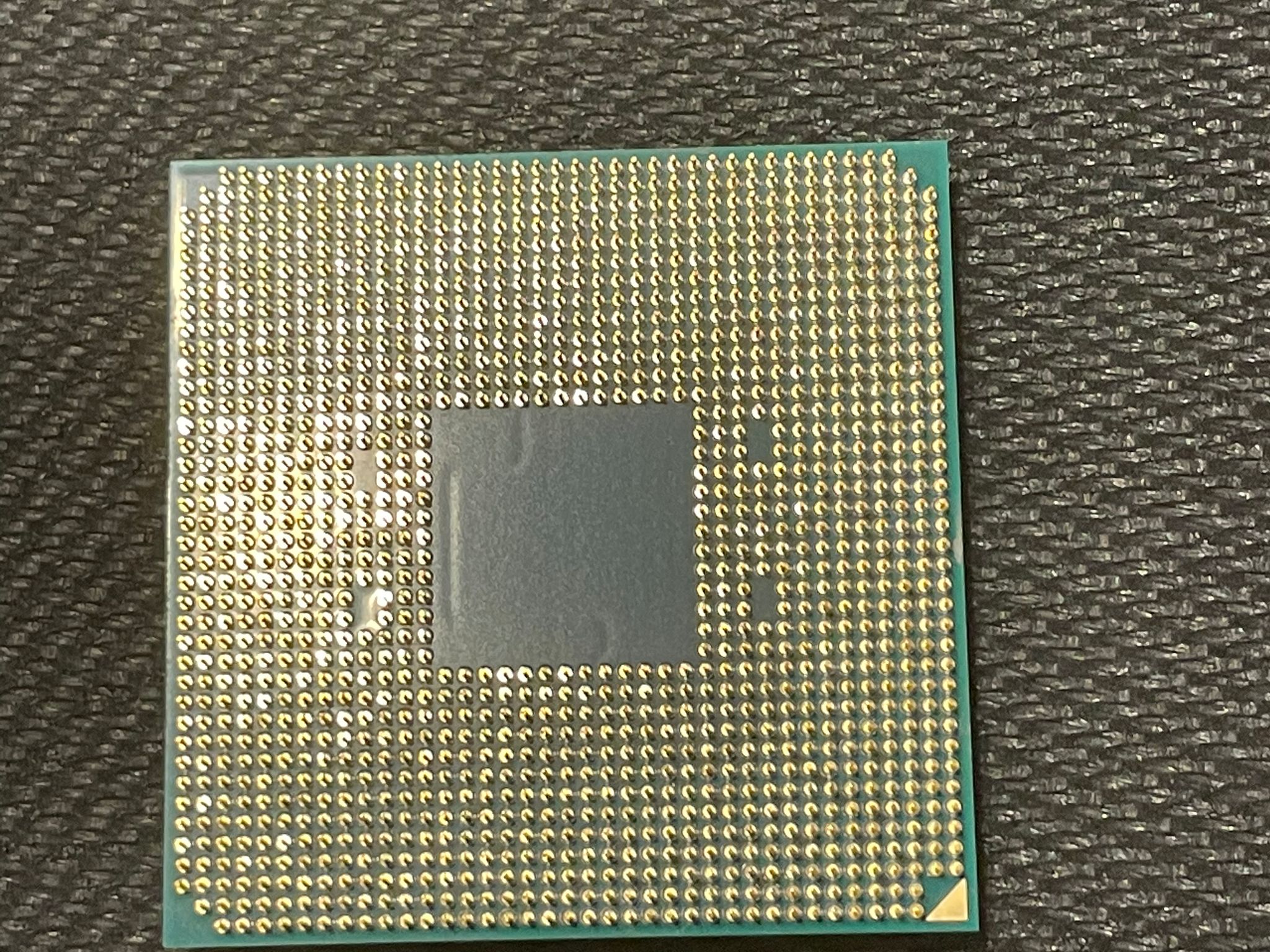 AMD Ryzen 3 2200GE PRO (4-Core, 4-Thread)