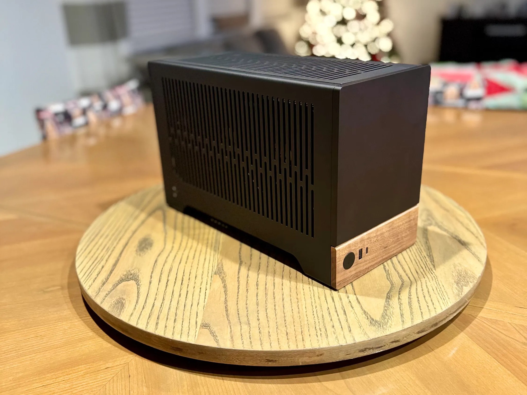 The Distinguished Gentleman 🎩 Fractal Terra, NVIDIA 4070 SUPER OC, RYZEN 7600X, 32GB RAM, 2TB SSD