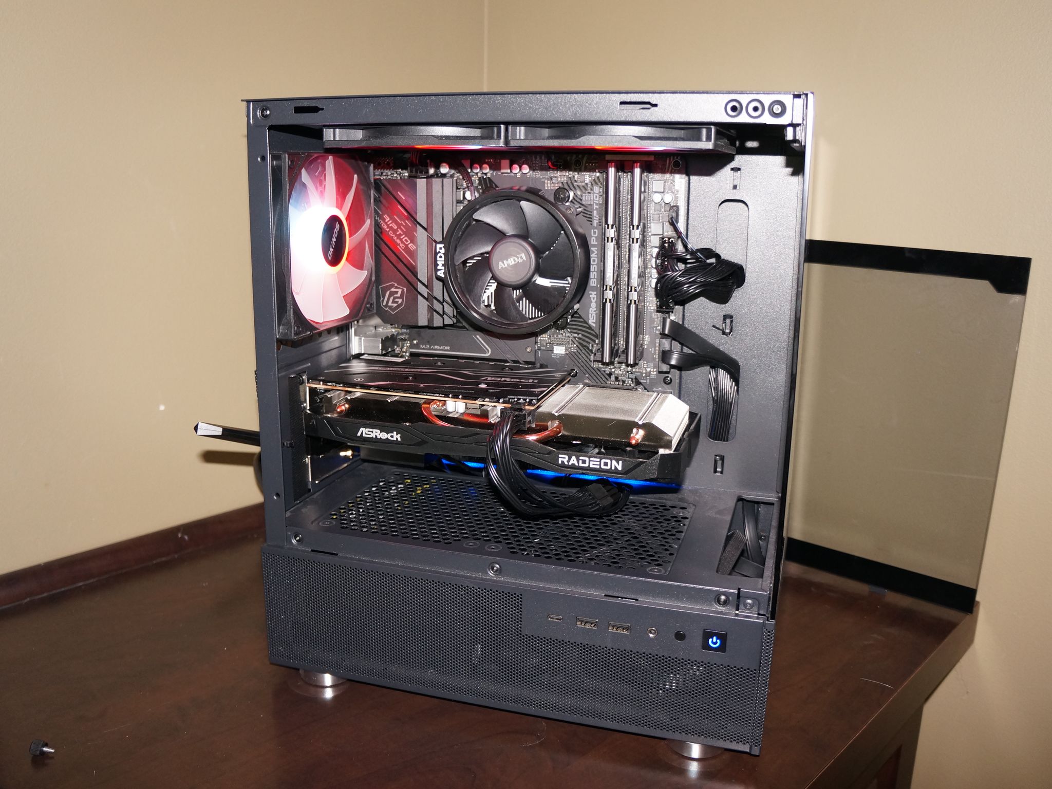 AMD 5500/ RX 6600/ 16GB DDR4/ WD 1TB NVME/ mATX RGB/ Win 11 Home License