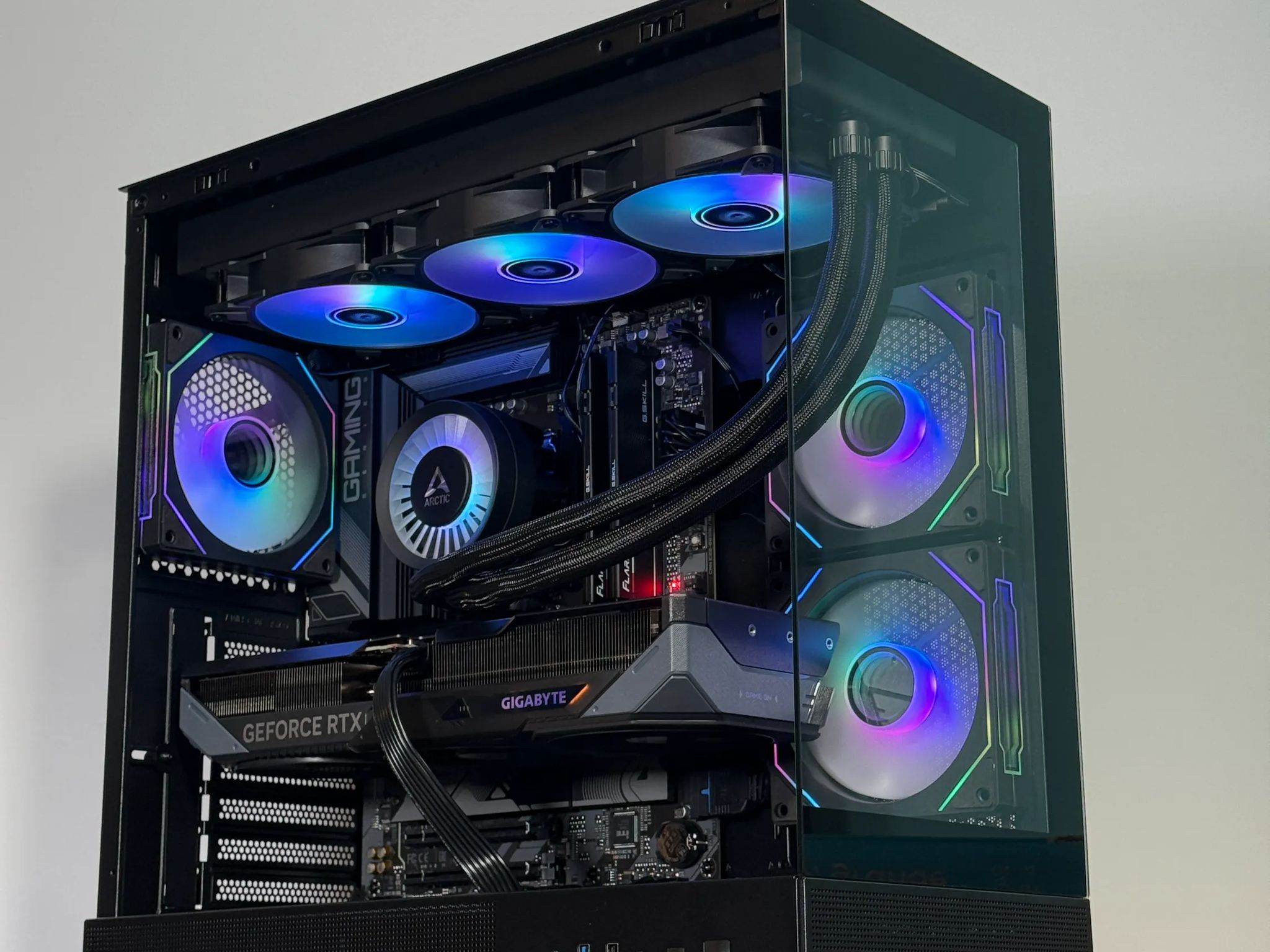 Ryzen 7 7800x3d RTX 5070 Gaming PC
