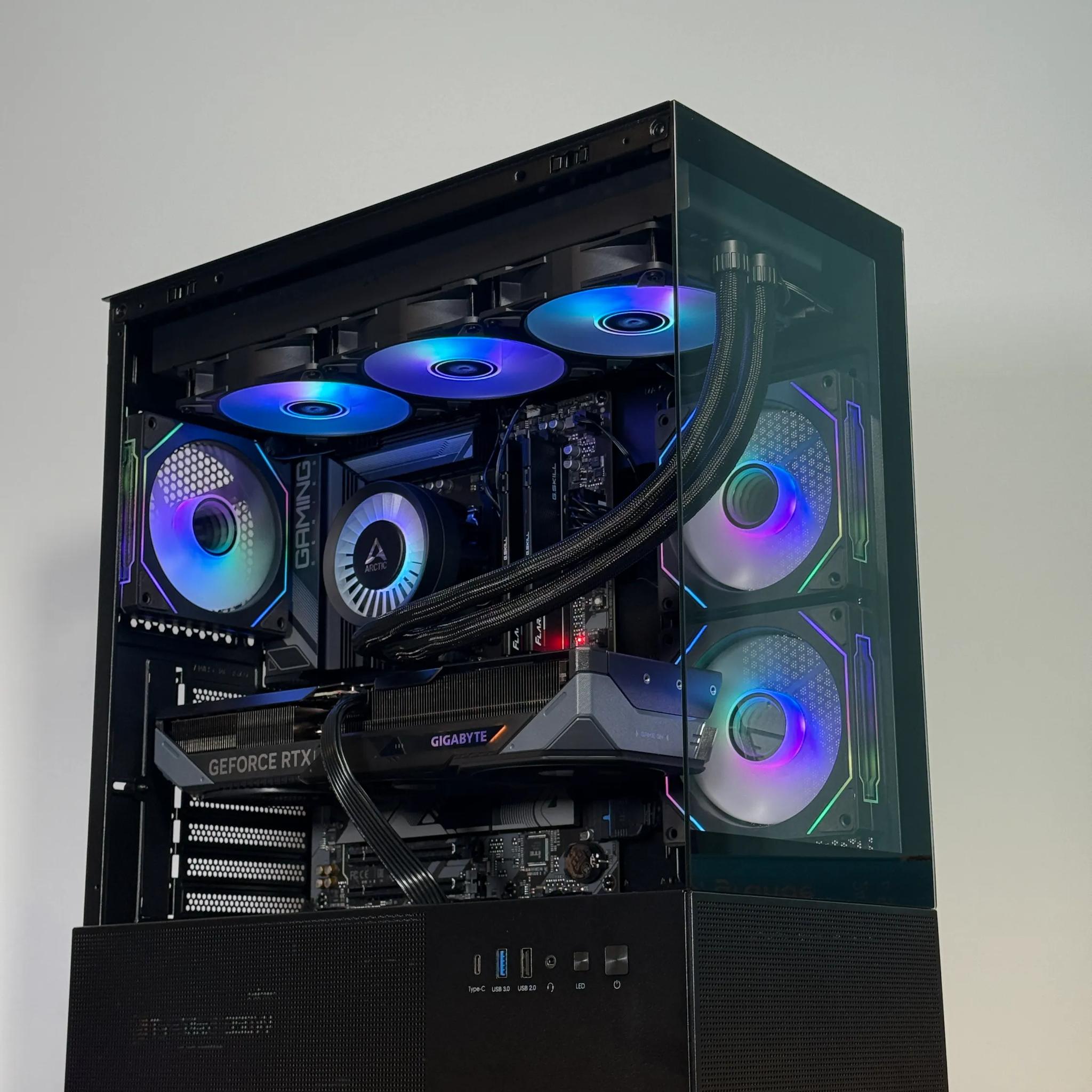 Ryzen 7 7800x3d RTX 5070 Gaming PC