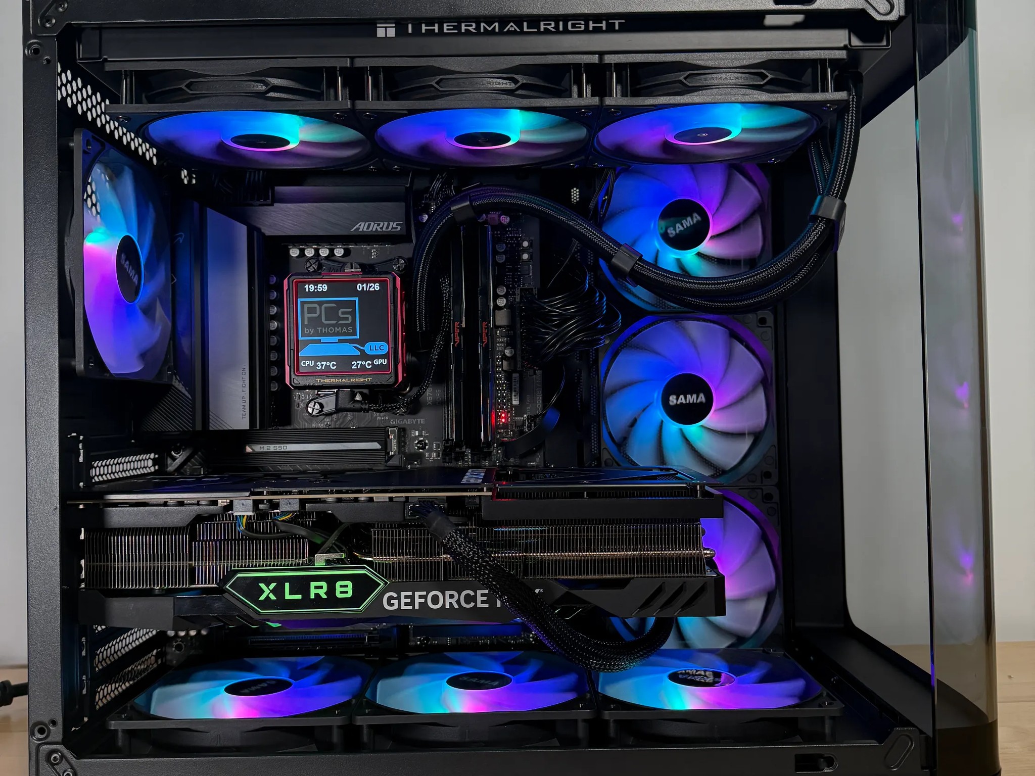 RTX 4090 Ryzen 7 9800X3D Gaming Beast