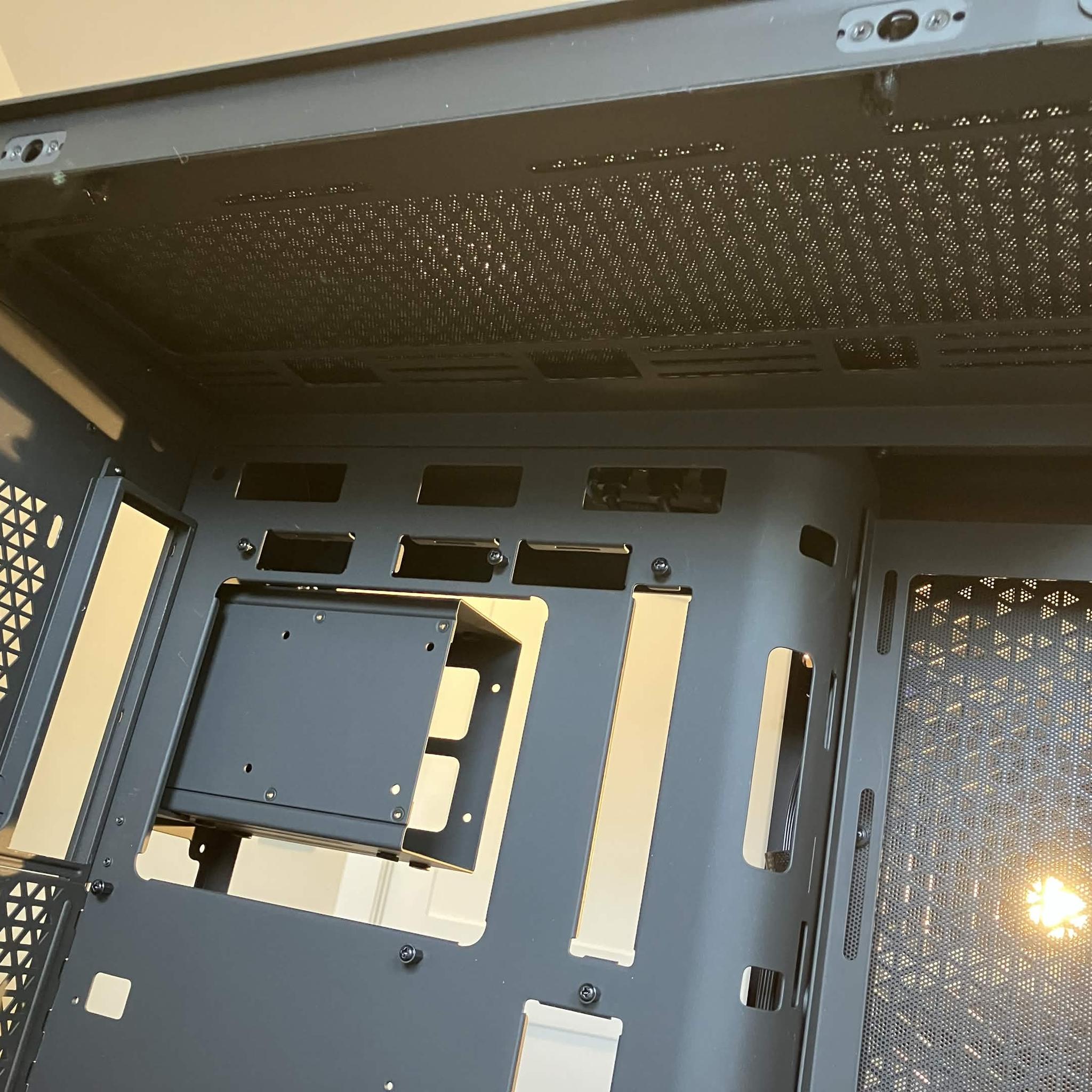 MSI MEG MAESTRO 700L PZ - Limited Edition Case #600