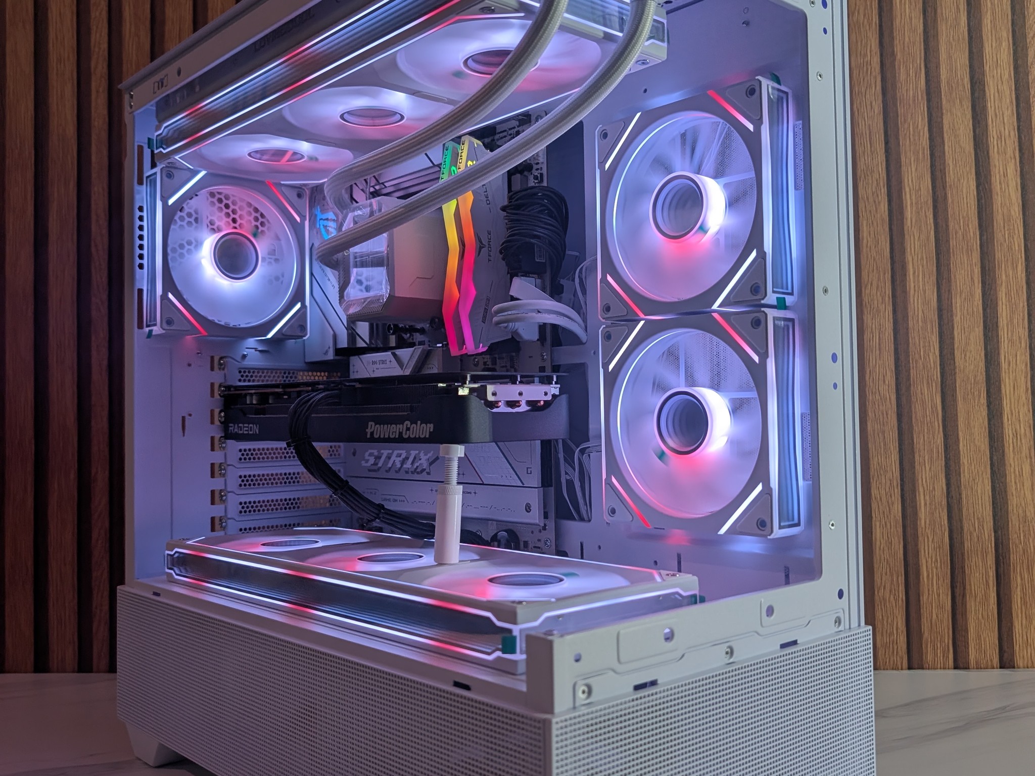 RX 9070XT 16GB | RYZEN 5 9600X | 1TB NVME | 16GB DDR5 | 850W