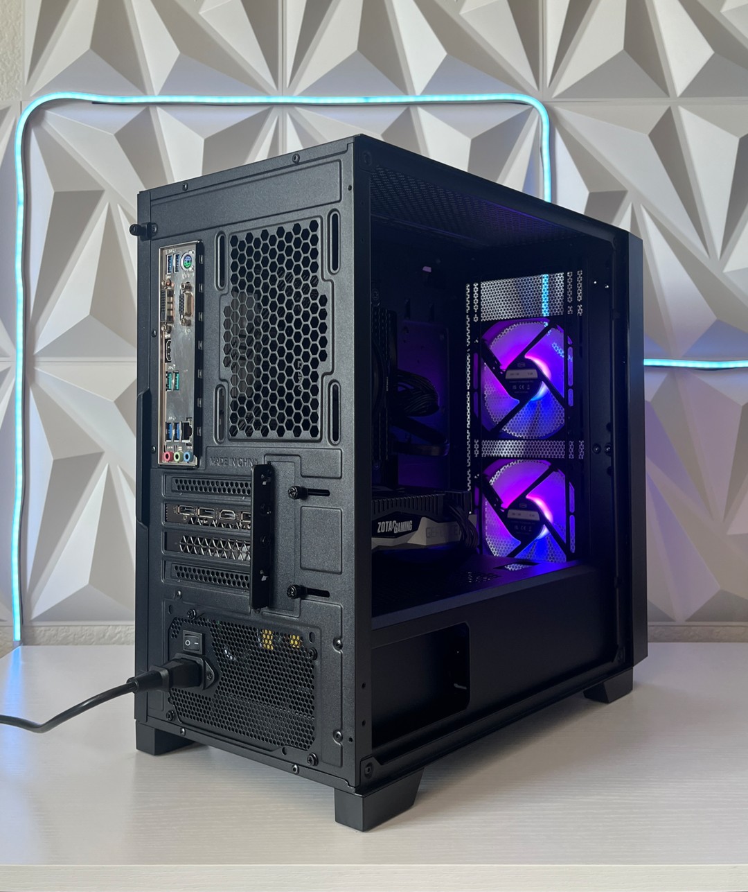 RTX 2060 SUPER 8GB, Ryzen 7 2700X, 16GB RAM | Black RGB Gaming